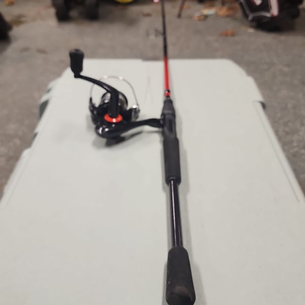 UGLY STICK GX2 ICE FISHING ROD & REEL COMBO