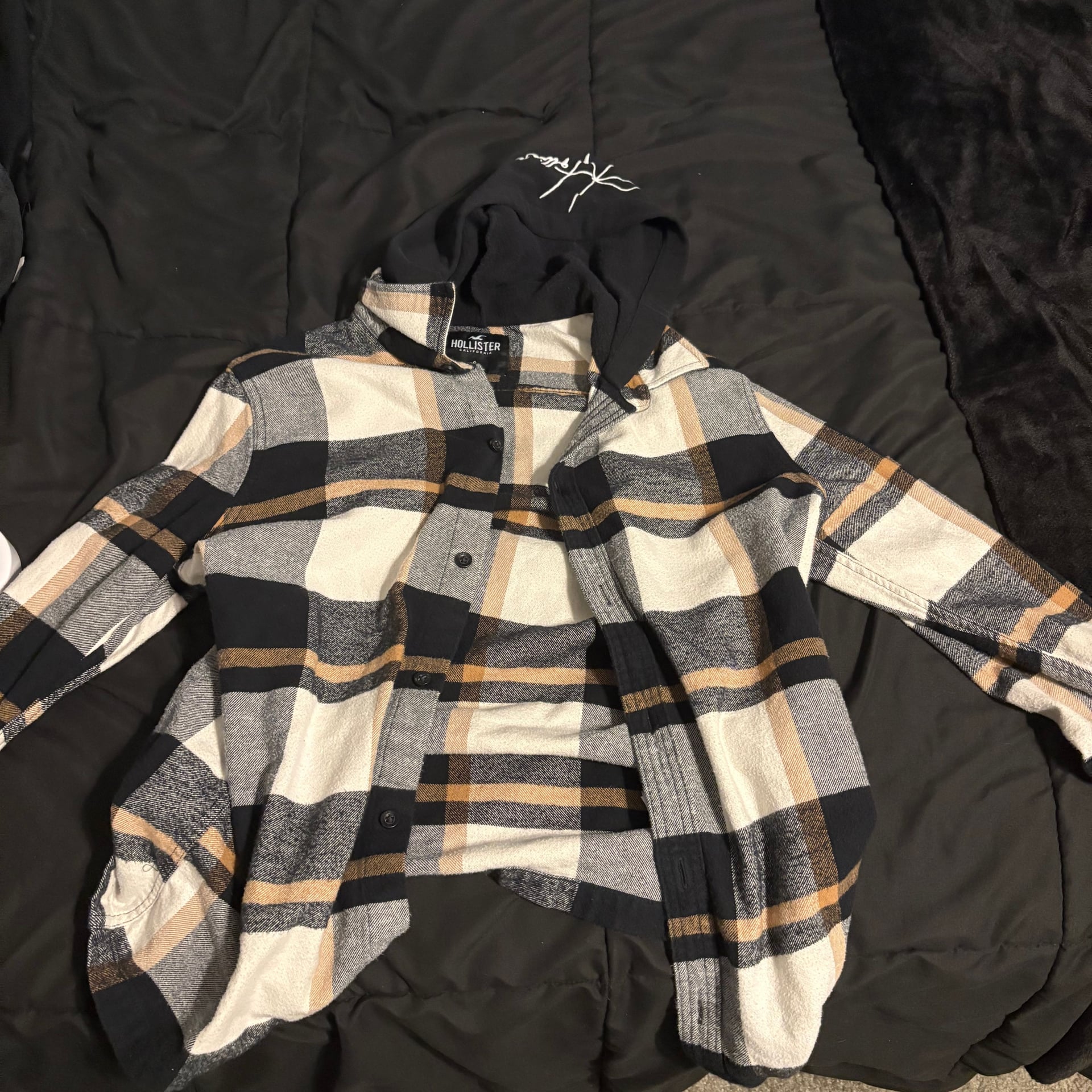 Hollister Black & White Plaid Flannel Hooded Shacket 1