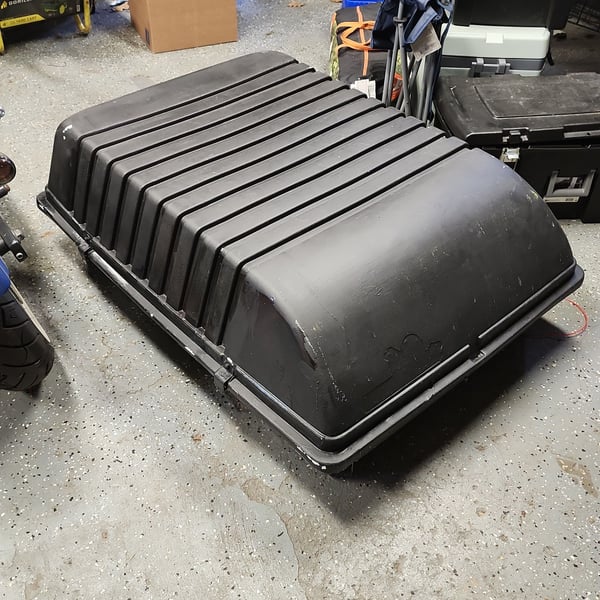 THULE Adventurer Cargo Box! OBO! for Sale in Syracuse, UT -