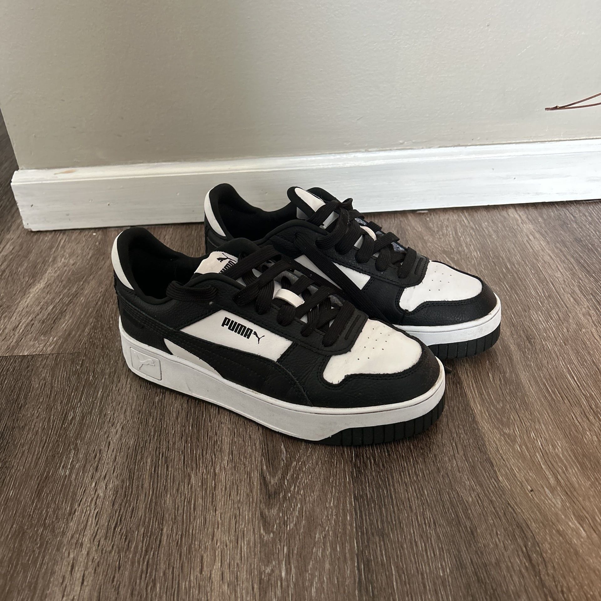 Women’s Puma Carina Street Platform Sneaker size 7.5 1