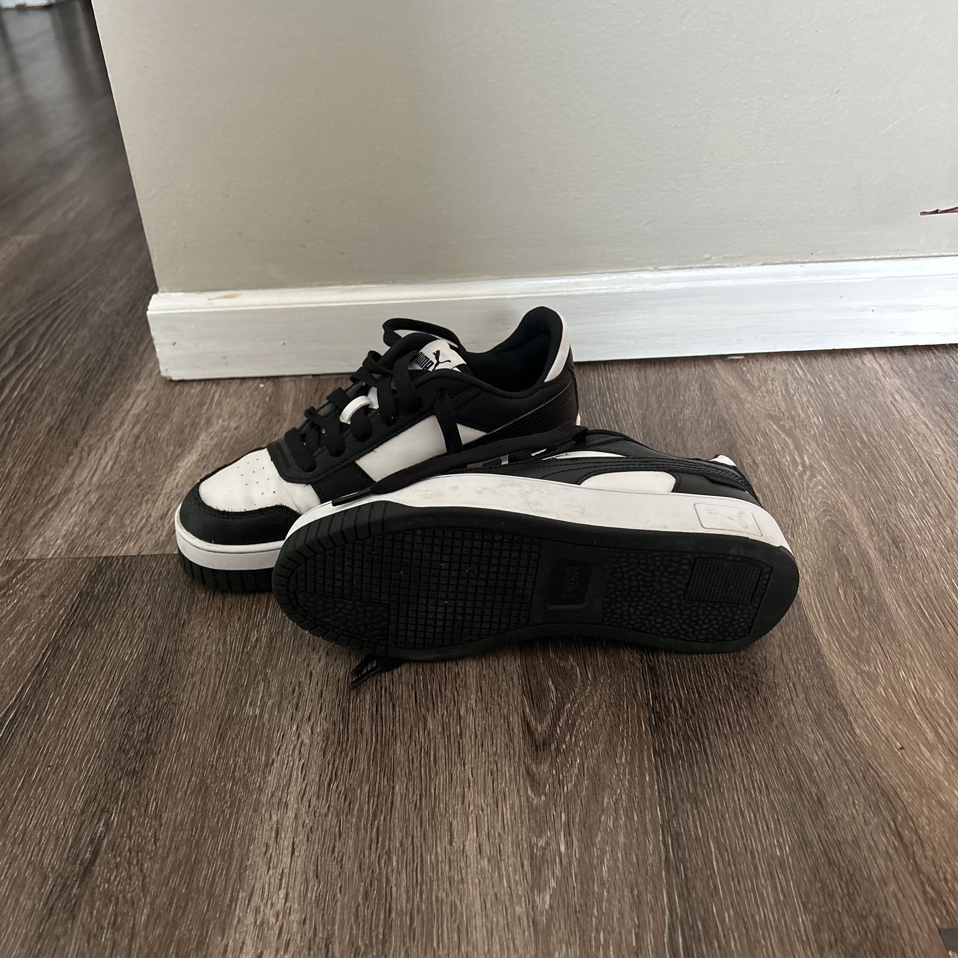 Women’s Puma Carina Street Platform Sneaker size 7.5 3