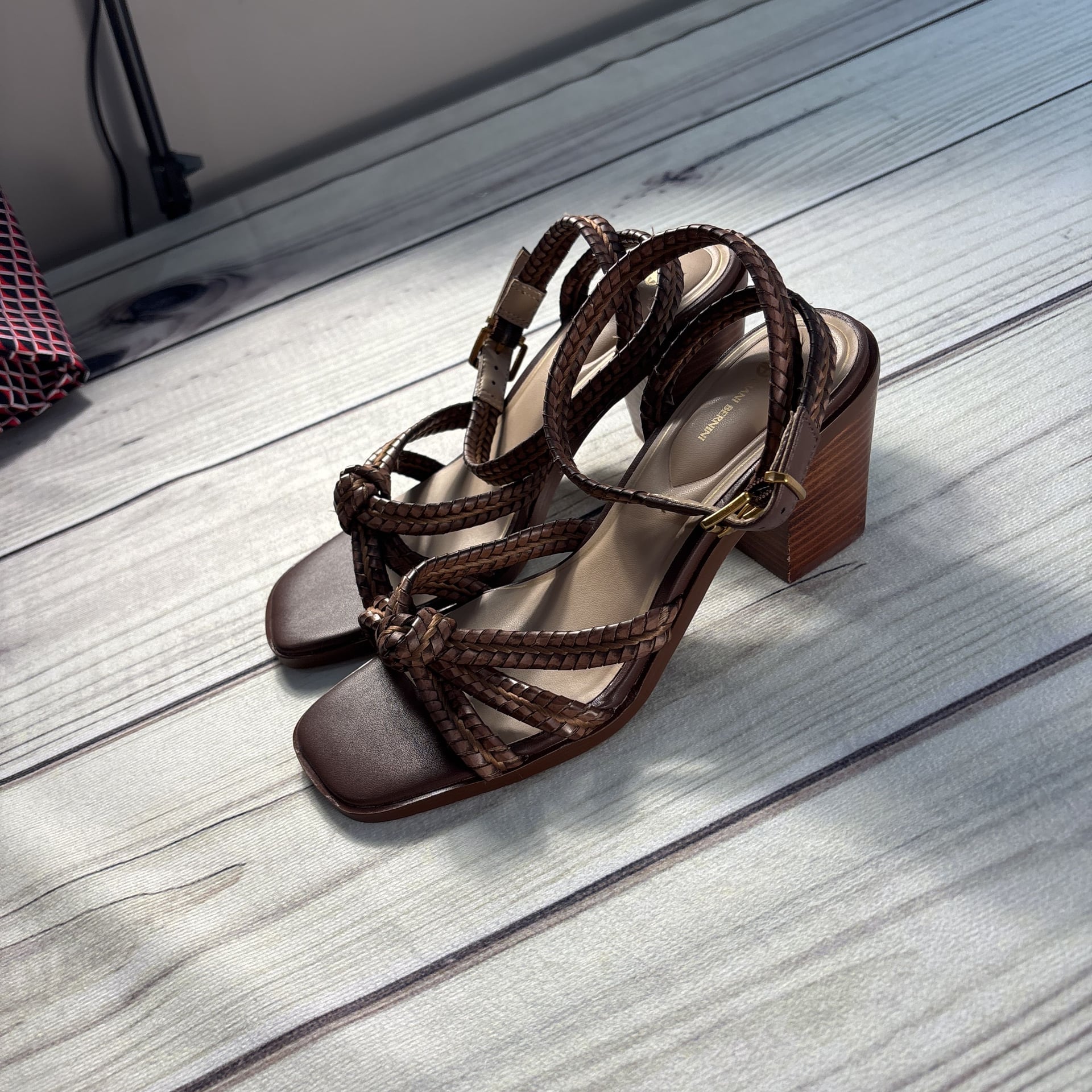 Giani Bernini Women’s Size 7.5M Strappy Brown Heels Sandals 3