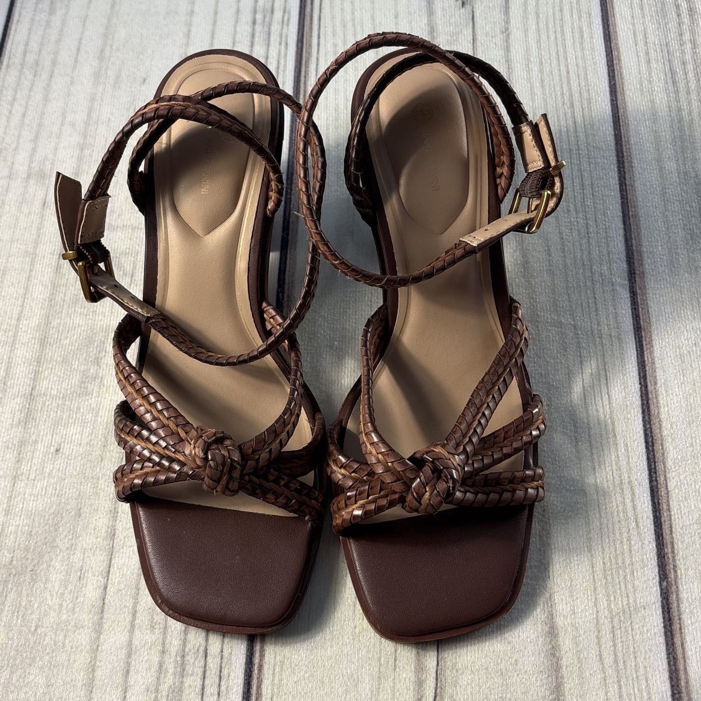 Giani Bernini Women’s Size 7.5M Strappy Brown Heels Sandals 1