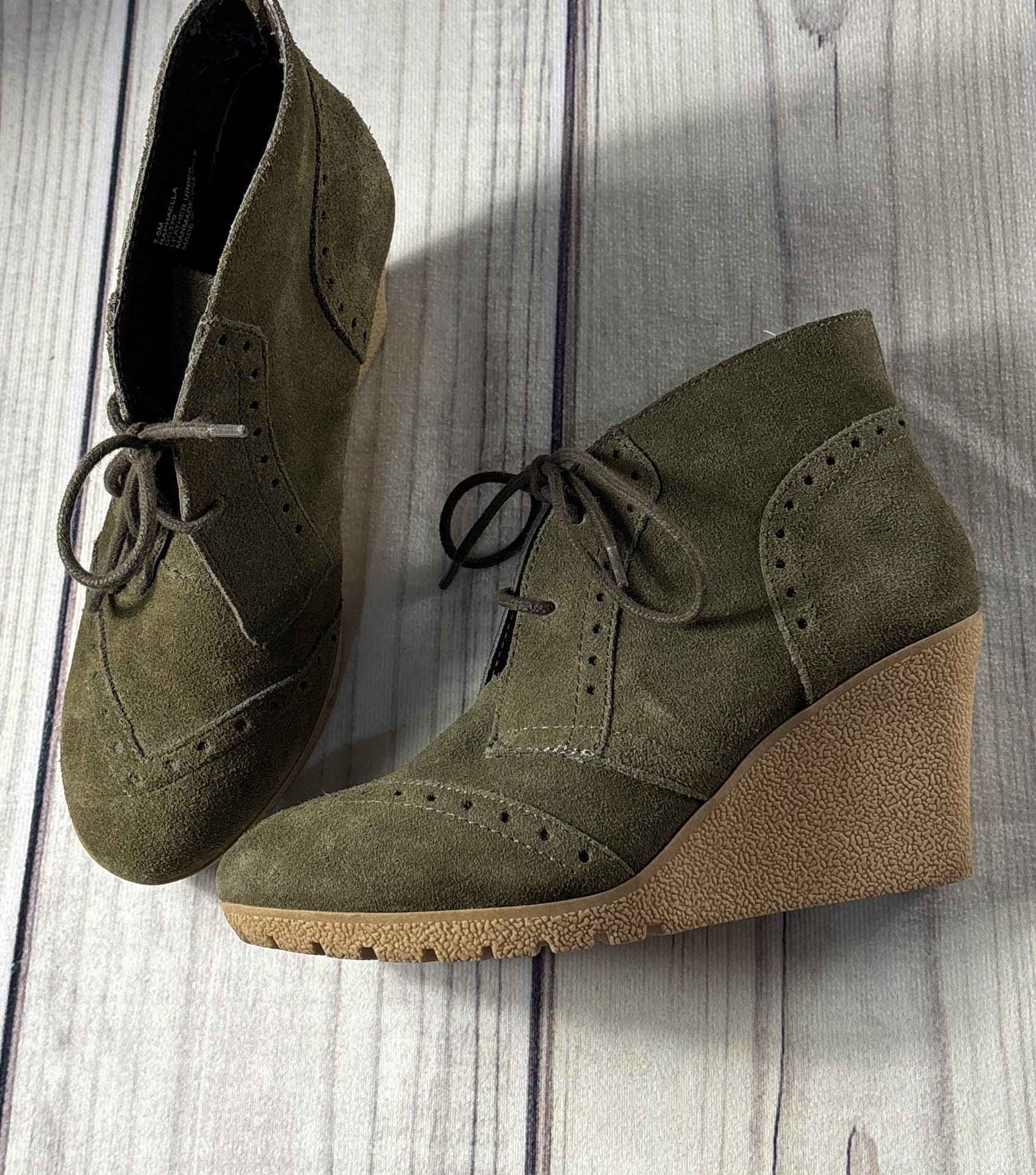 MIA Raphaella Size 7.5 Green Suede Lace Up Wedge Booties 3