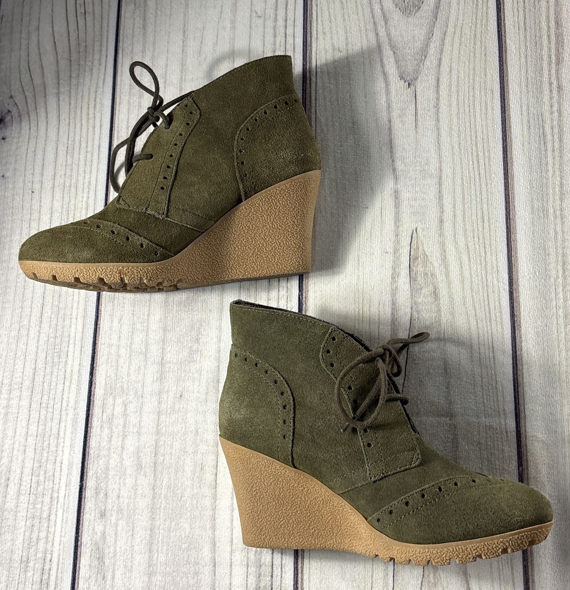 MIA Raphaella Size 7.5 Green Suede Lace Up Wedge Booties 4