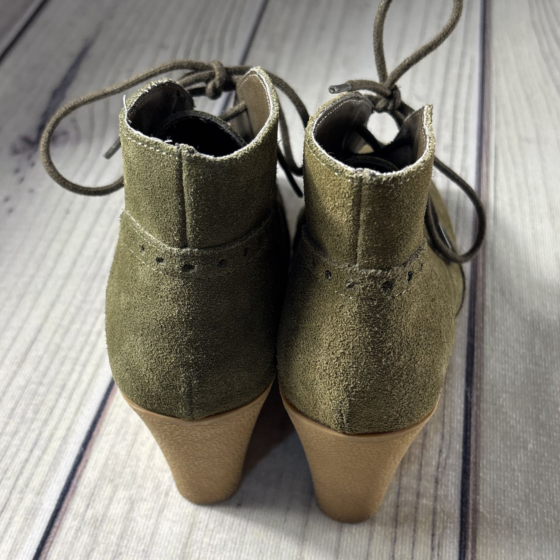 MIA Raphaella Size 7.5 Green Suede Lace Up Wedge Booties 6