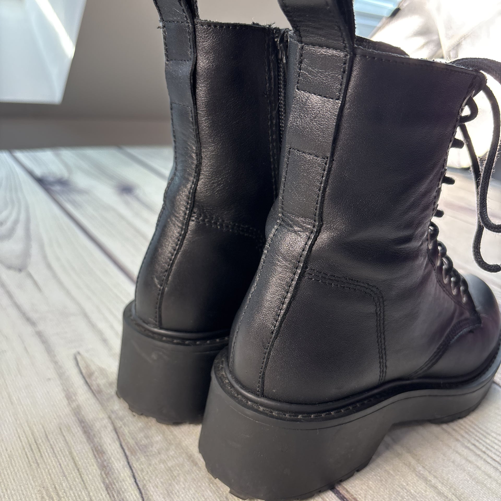 Steve Madden Tornado Combat style Boots Black Leather Lace-Up Size 6 EUC 8