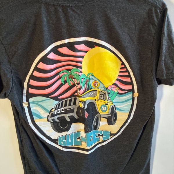 Buc-ees Adult T-Shirt Size L Gray Short Sleeve Beaver Jeep Graphic Print EUC