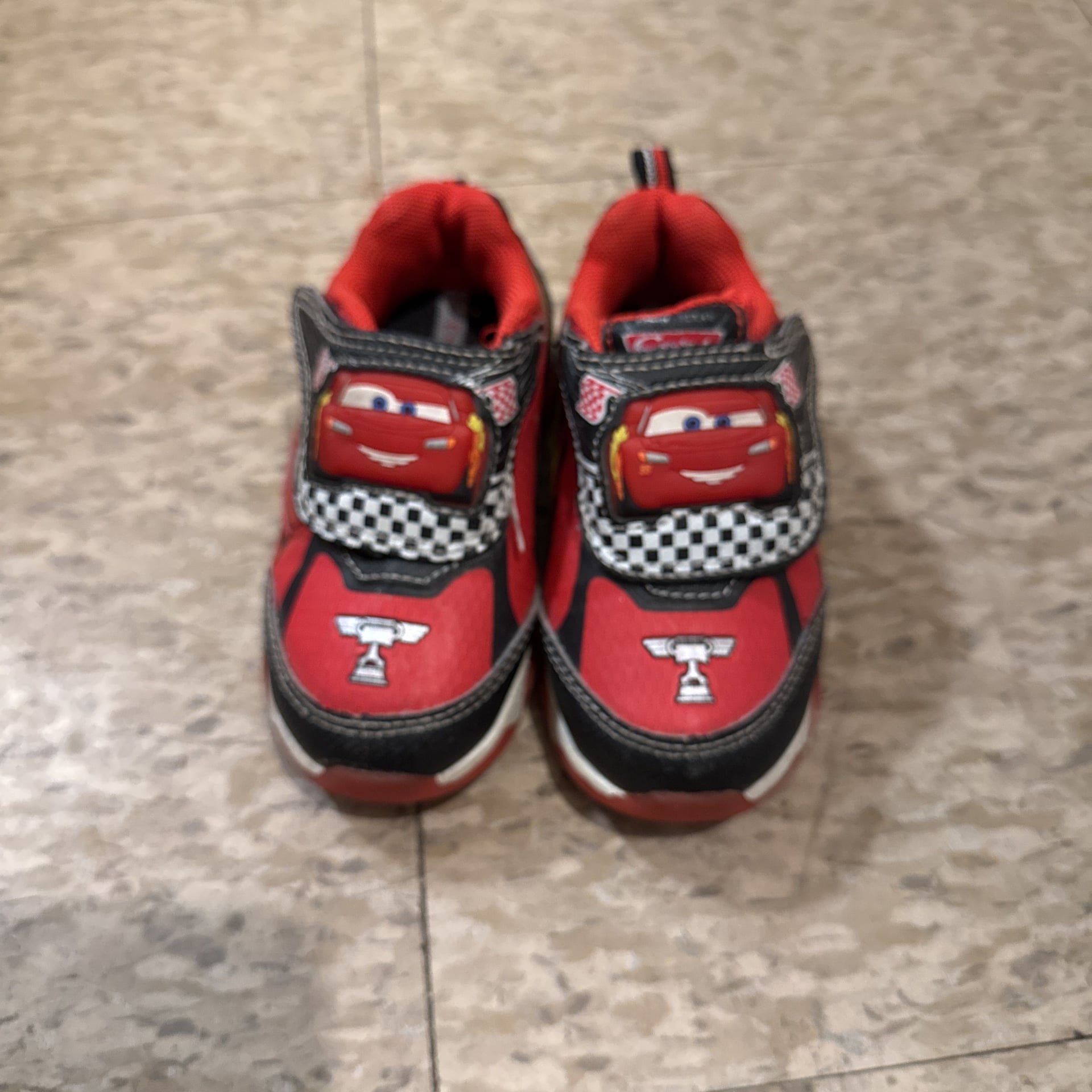 Disney Pixar Cars Lightning McQueen Toddler Boys Light-Up Athletic Sneakers 1