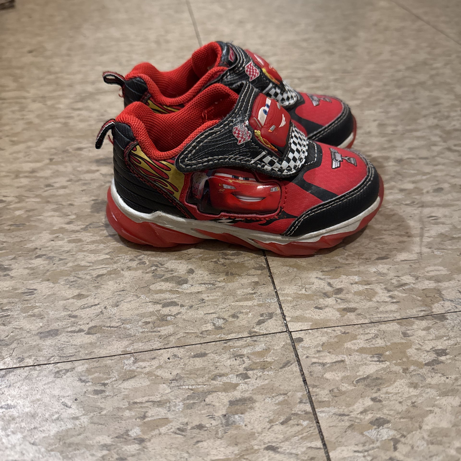 Disney Pixar Cars Lightning McQueen Toddler Boys Light-Up Athletic Sneakers 2