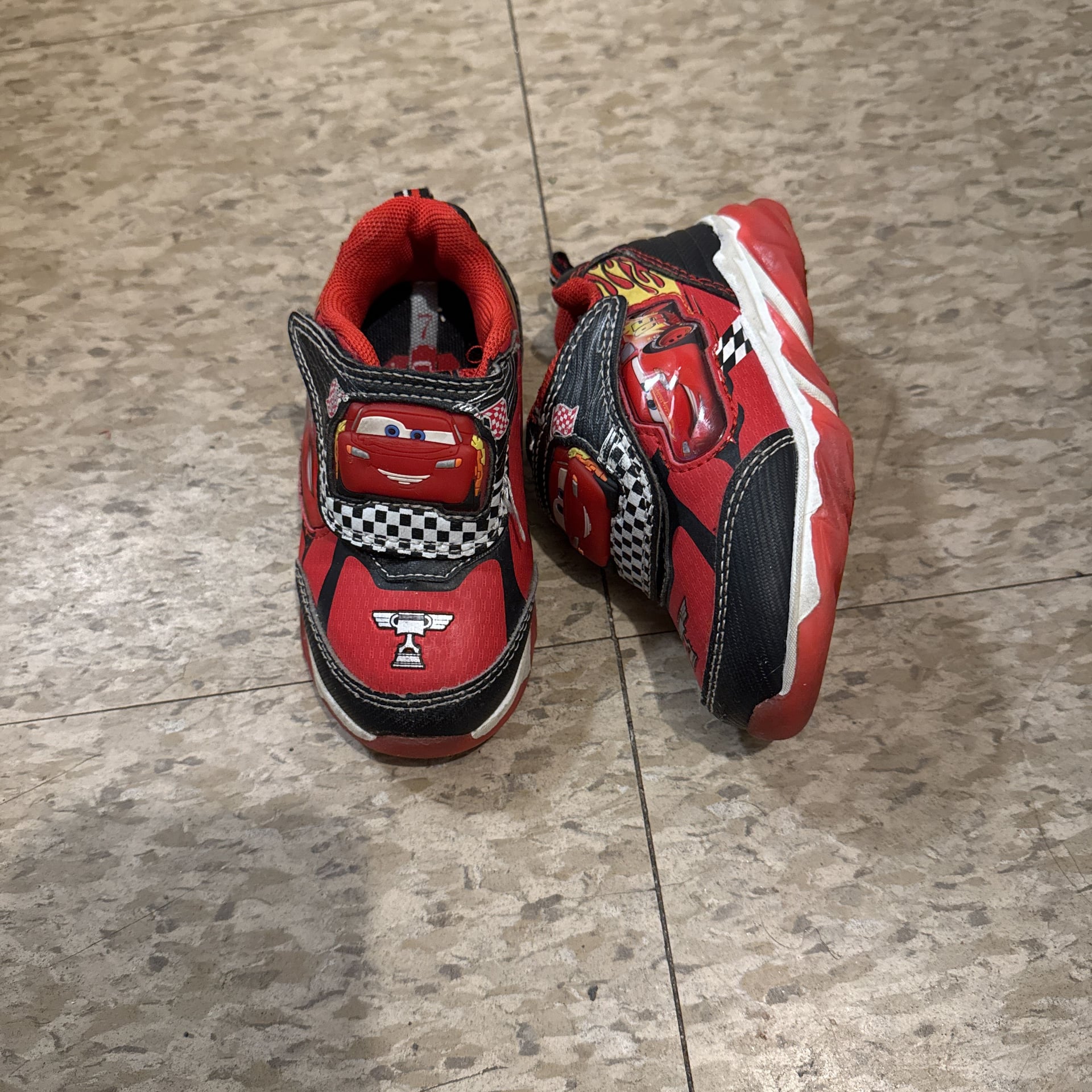 Disney Pixar Cars Lightning McQueen Toddler Boys Light-Up Athletic Sneakers 4