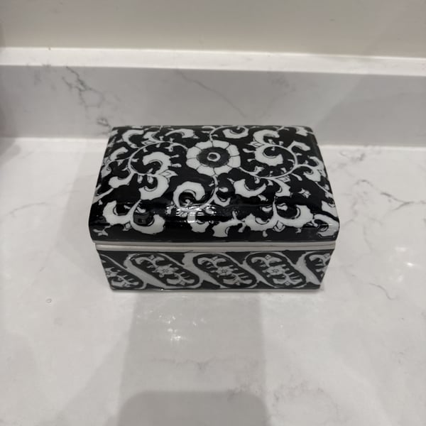 Vintage Porcelain Lidded Box trinket box 