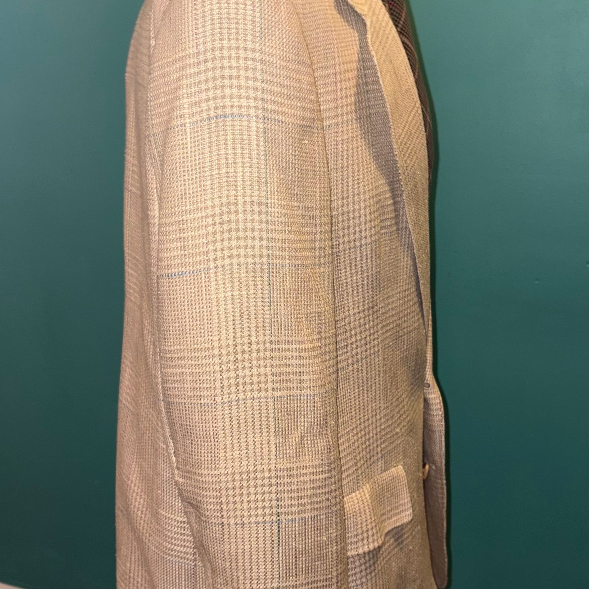 Vintage Hart Schaffner Marx Light Brown SilkTwo Button Sport Coat Size: 44 2