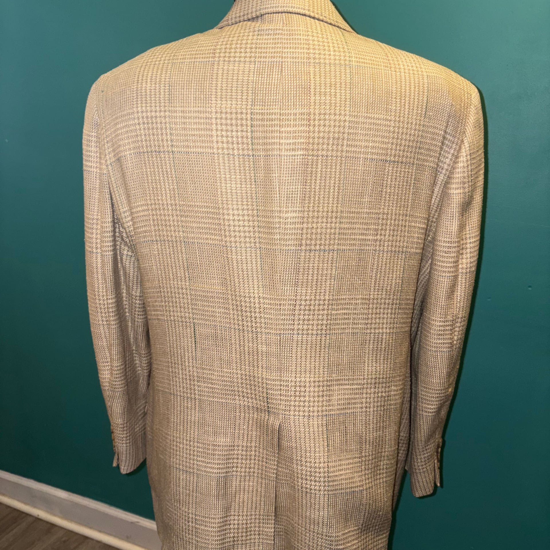 Vintage Hart Schaffner Marx Light Brown SilkTwo Button Sport Coat Size: 44 3