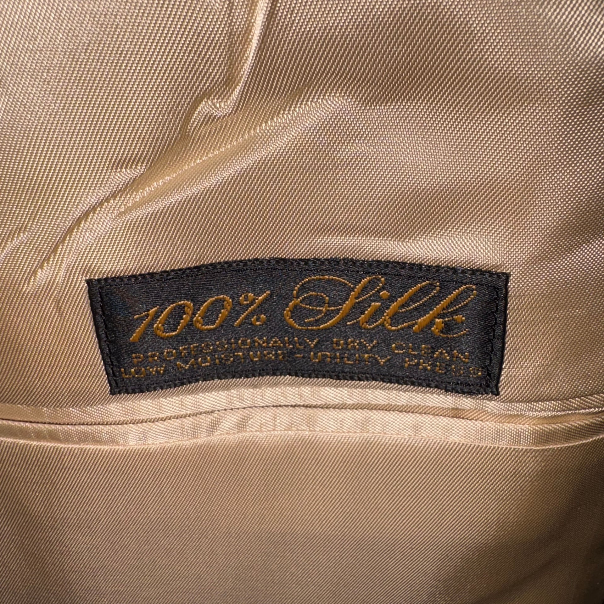 Vintage Hart Schaffner Marx Light Brown SilkTwo Button Sport Coat Size: 44 5