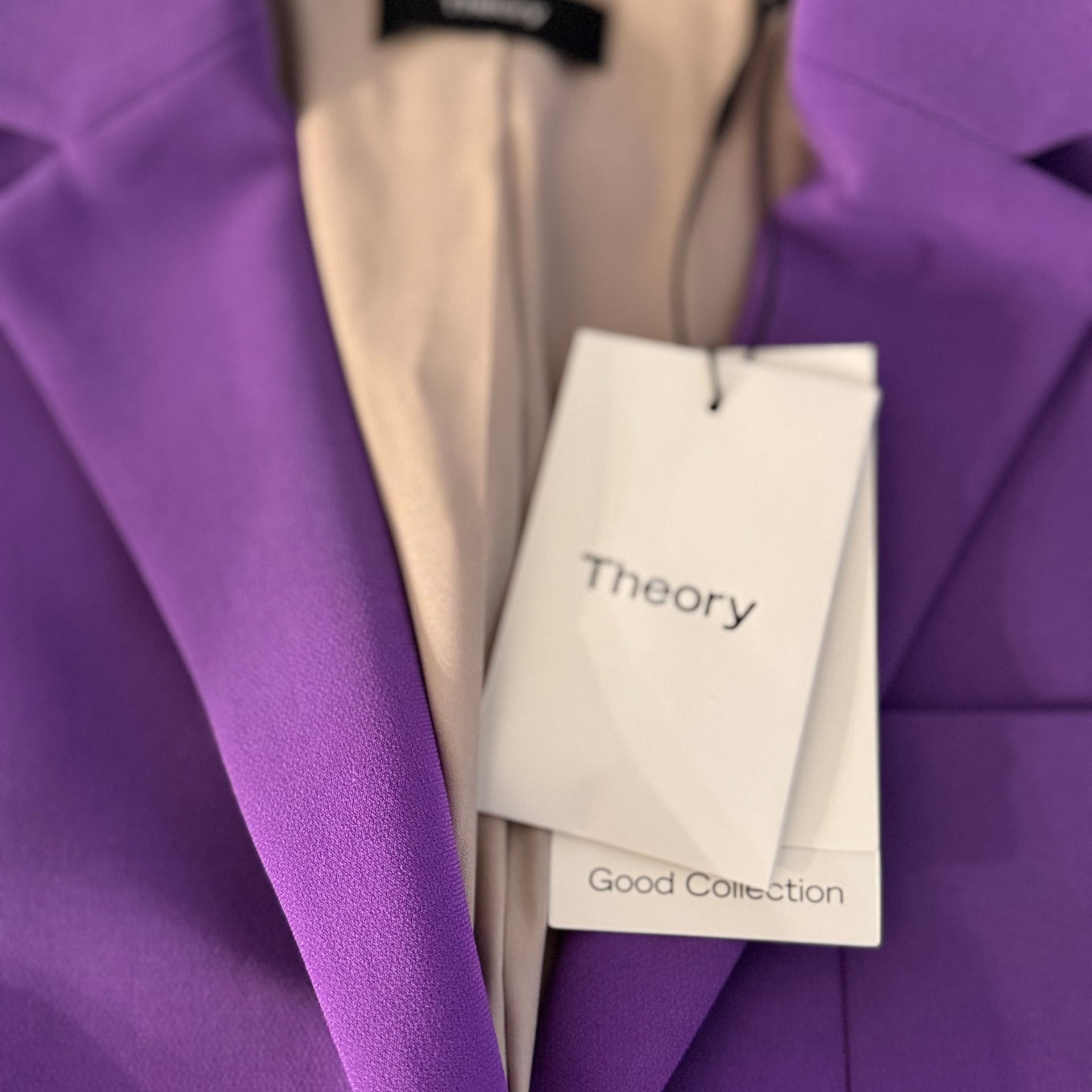Theory Shrunken Single-Breasted Patch Pocket Blazer in Bright Peony 4