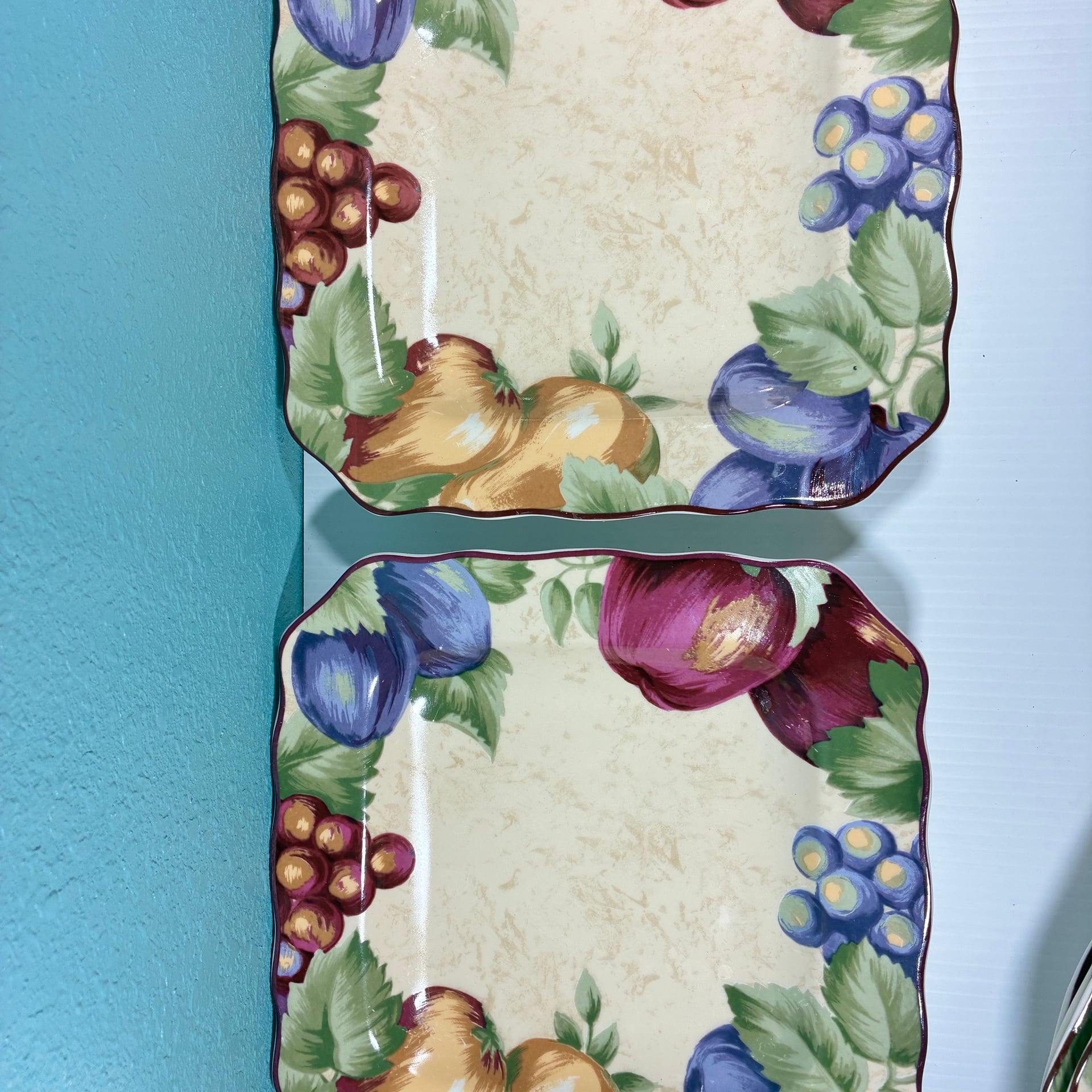 Noble Napa Valley Fruit Design Scalloped 4 11" Plates and 2 9" Salad Plates 6