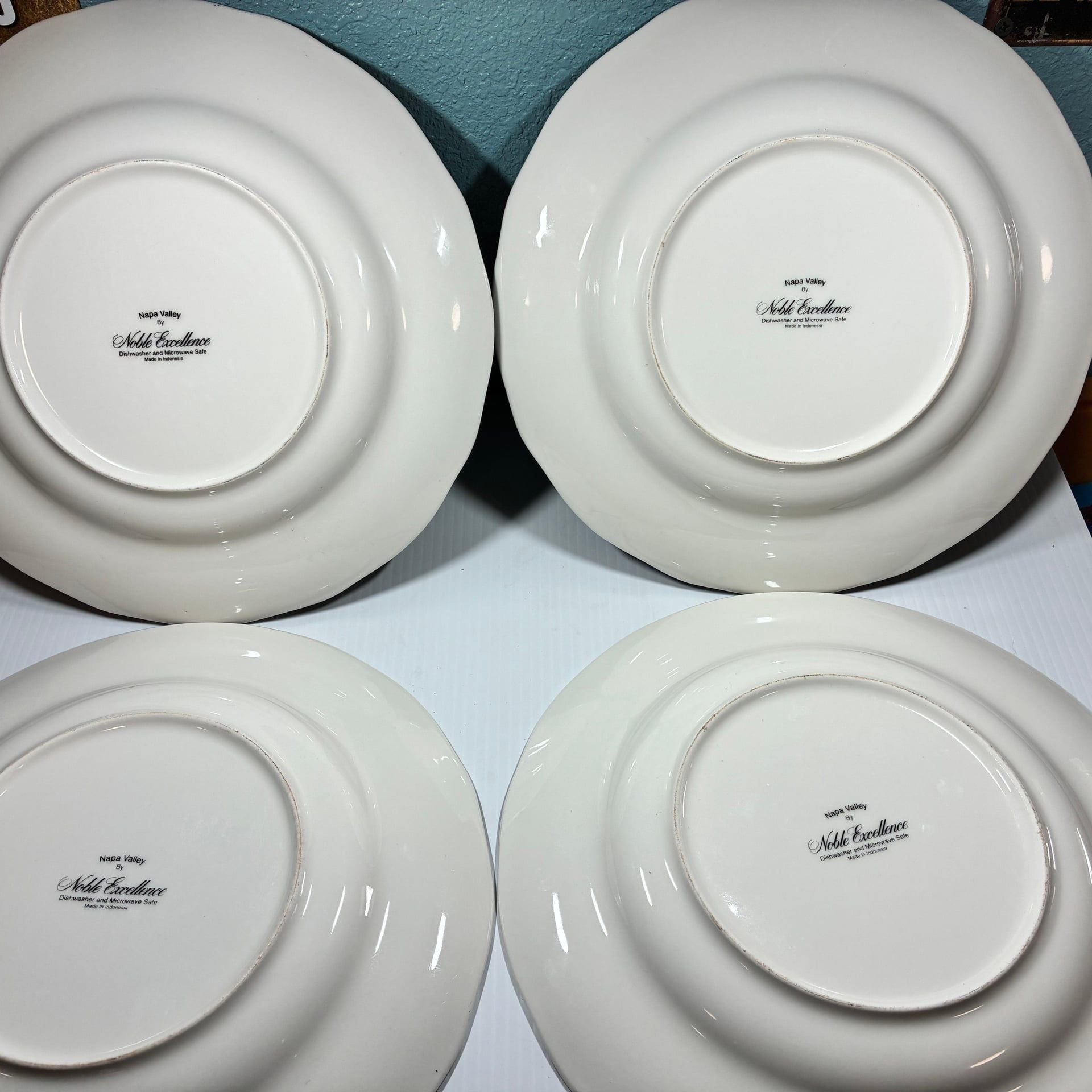 Noble Napa Valley Fruit Design Scalloped 4 11" Plates and 2 9" Salad Plates 4