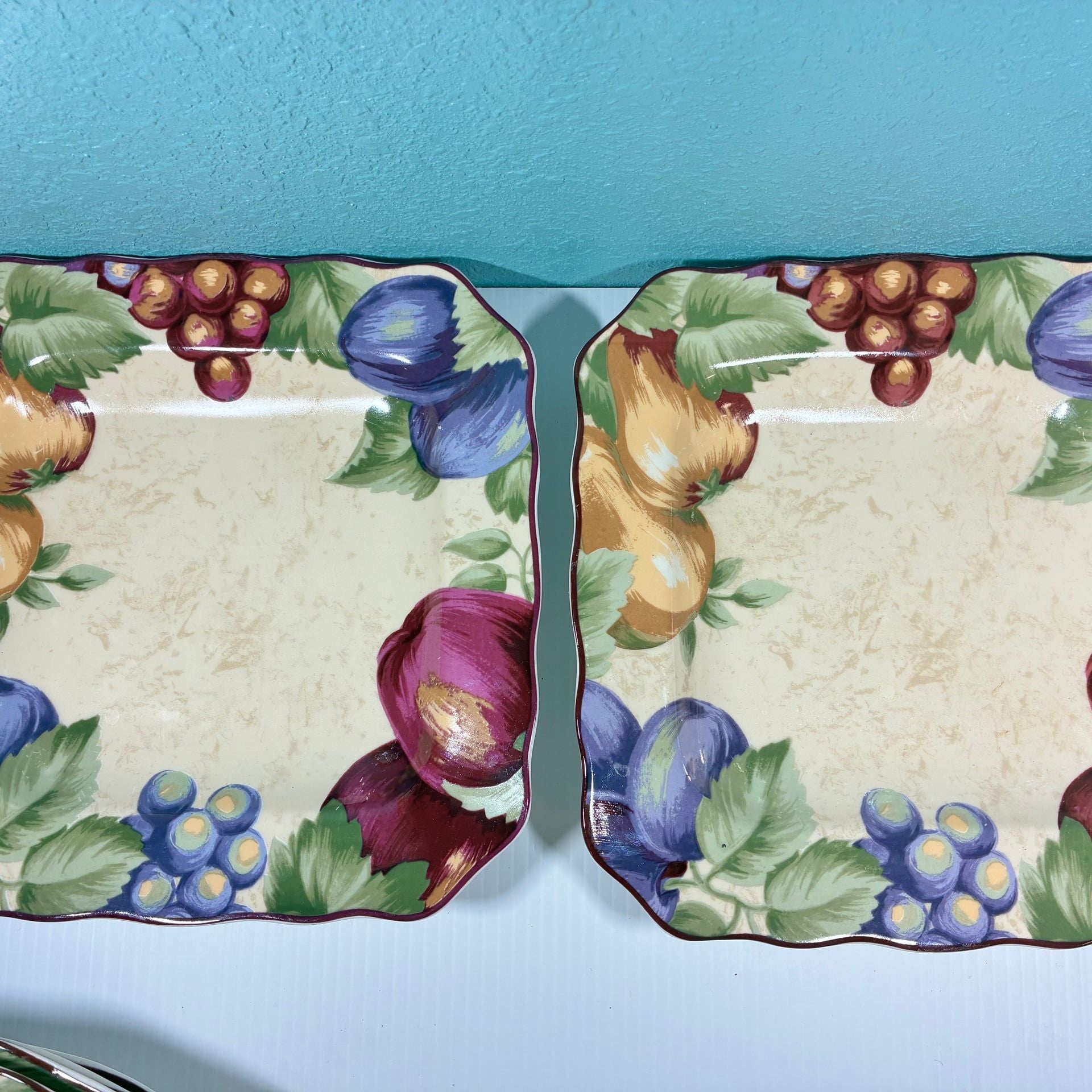 Noble Napa Valley Fruit Design Scalloped 4 11" Plates and 2 9" Salad Plates 5