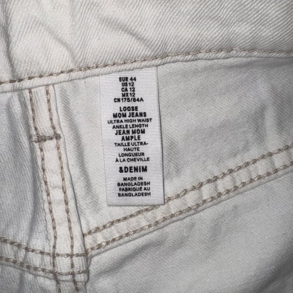 H&M Divided White Denim Low Rise Straight Leg Jeans Tan Stitching