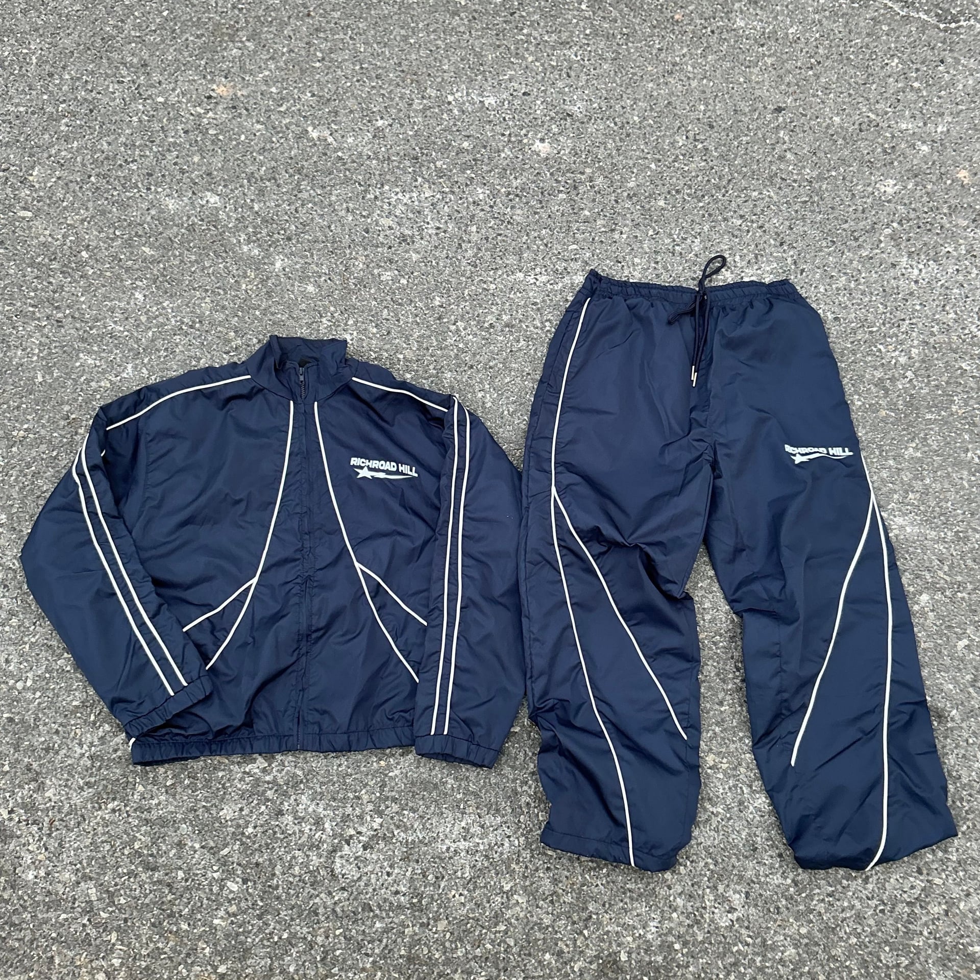Vintage Reebok Navy Blue Full Tracksuit Windbreaker Jacket & Pants Set 1