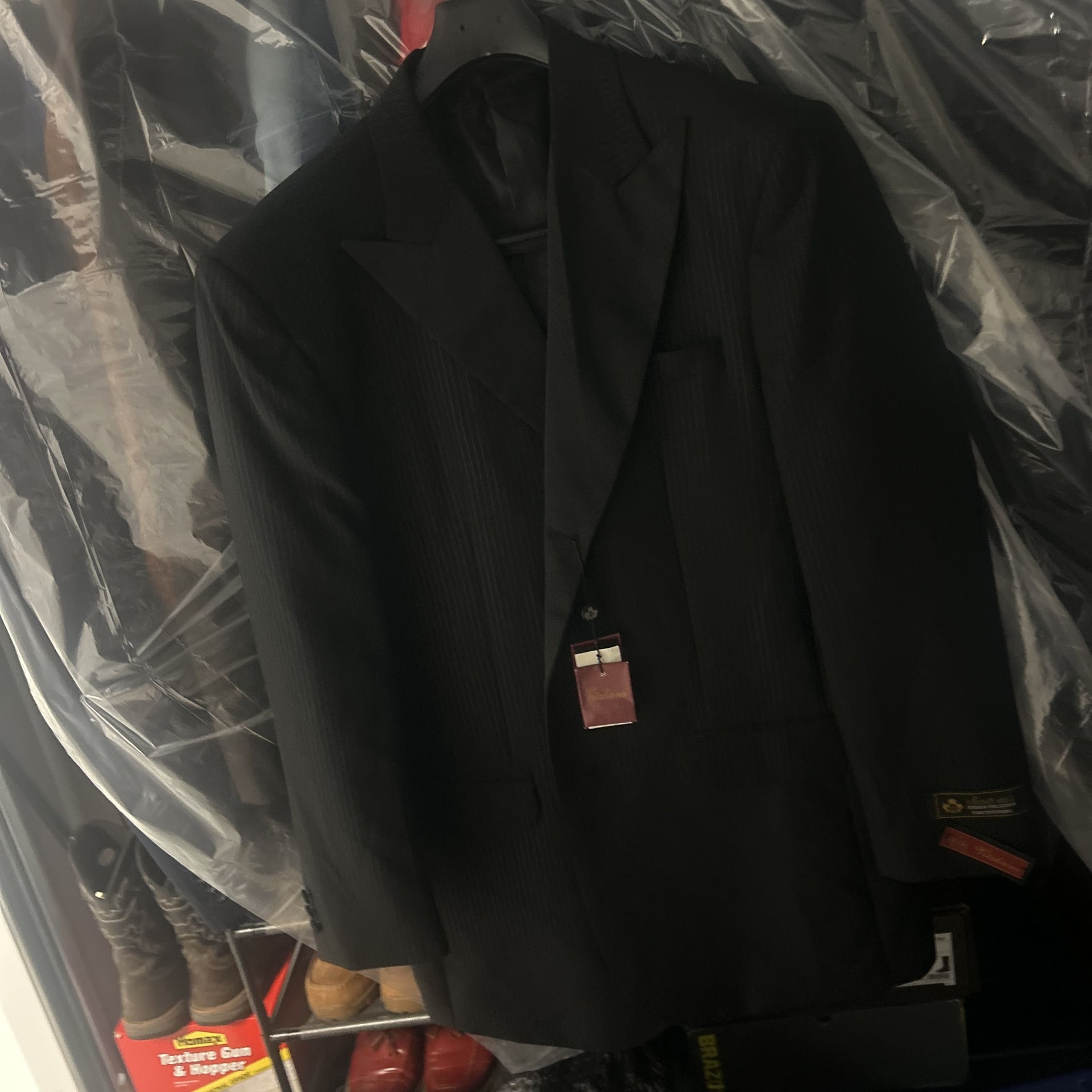 Vitaliano Men's Black Super 150's Cloth 3-Button Suit Blazer Jacket 1