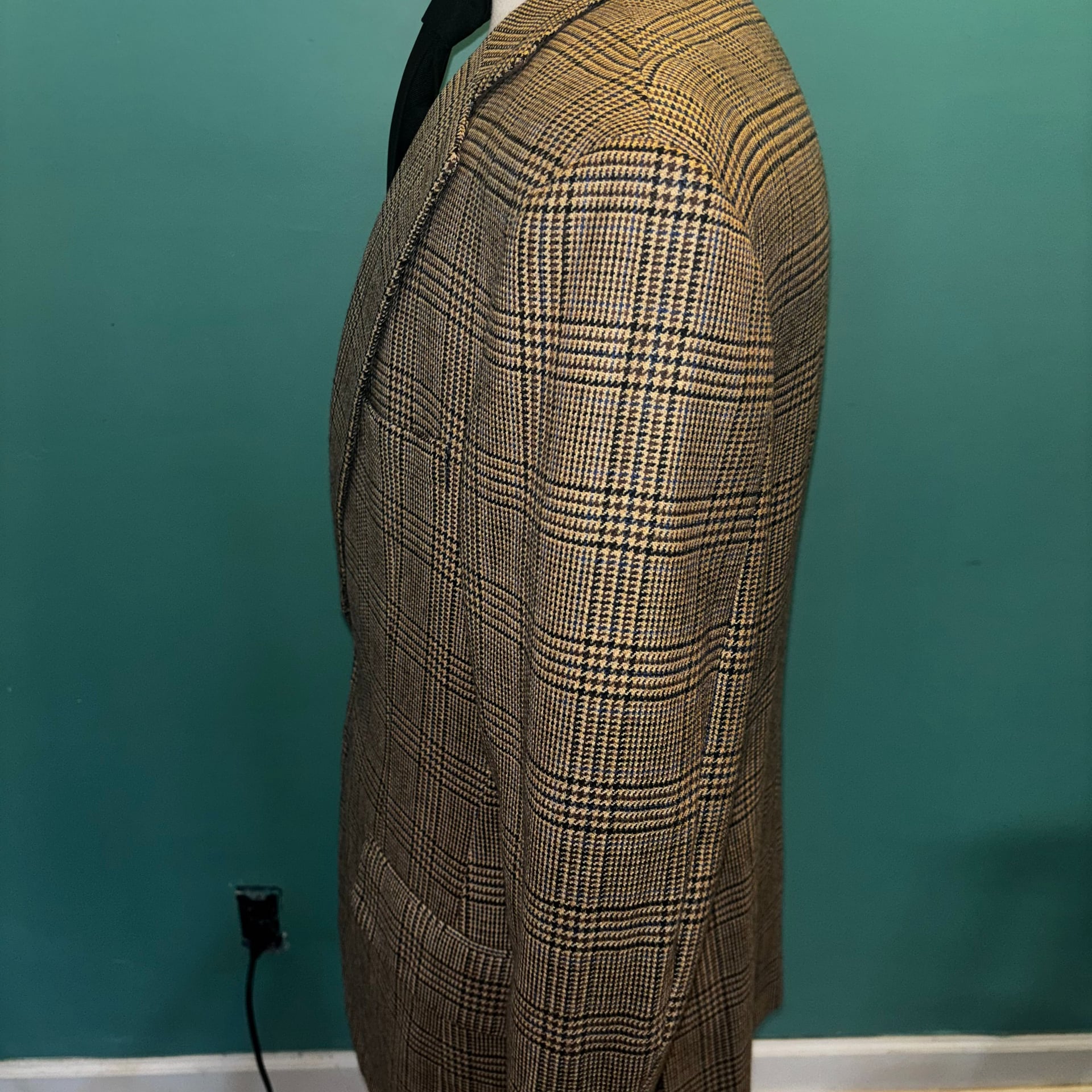 Tom James Brown Plaid Wool Flannel Two Button Sport Coat 42 5