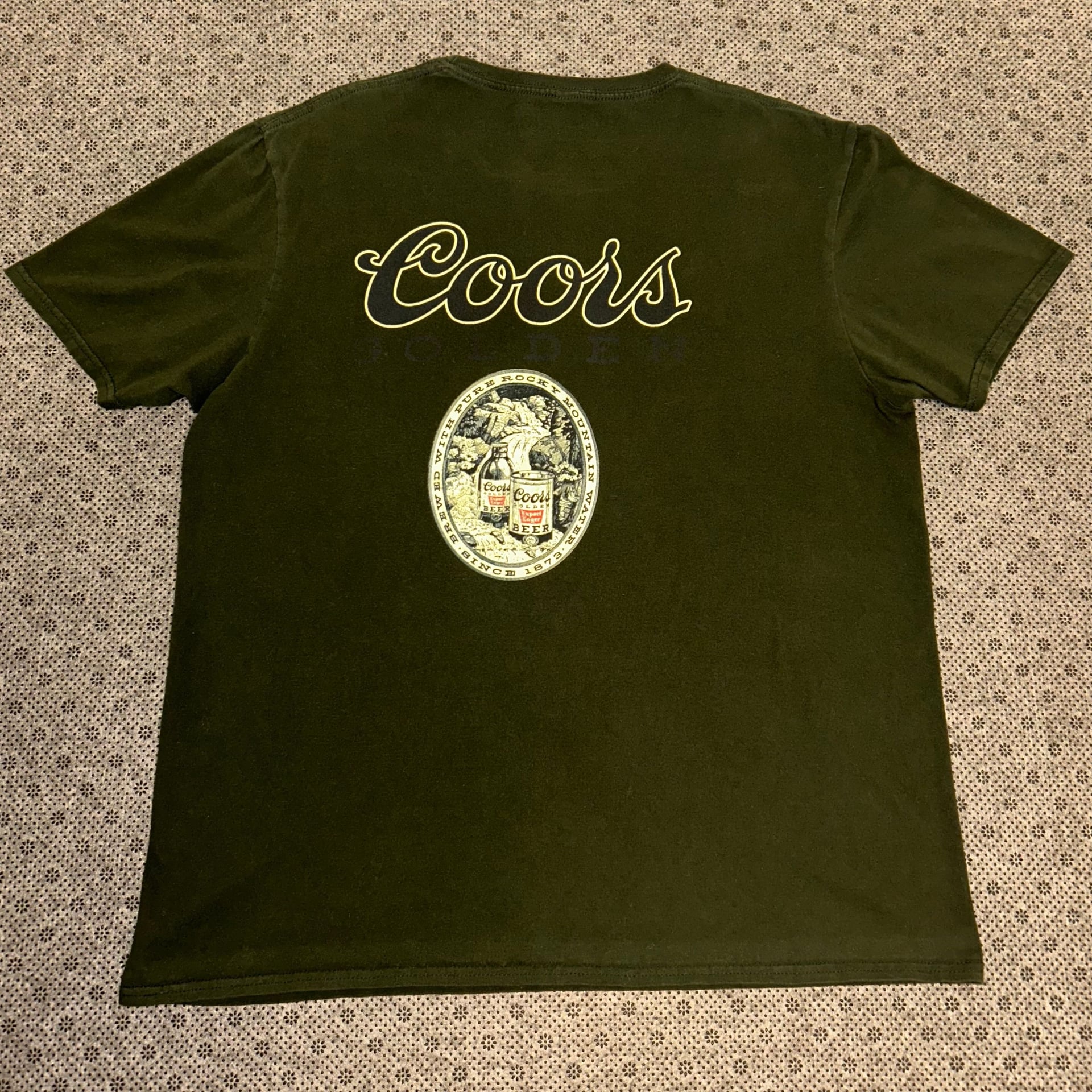 Coors Banquet Beer Golden Colorado Fatigue Green Graphic T-Shirt Large 1