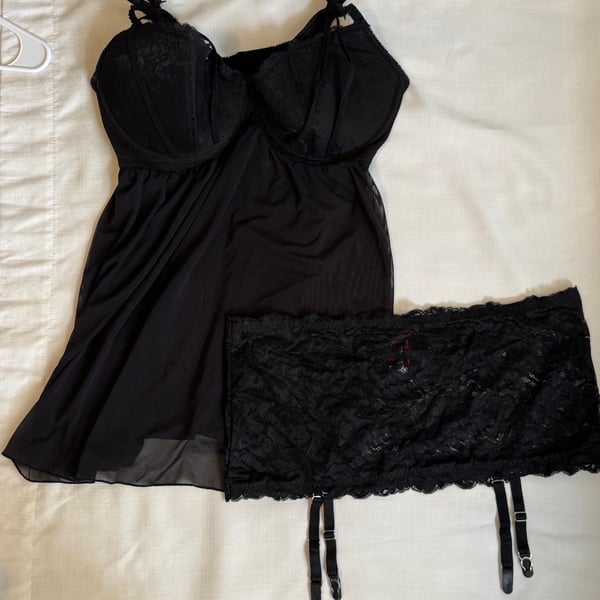 Black Lace and Mesh Underwire Babydoll Lingerie with Lace Garter Belt XXL