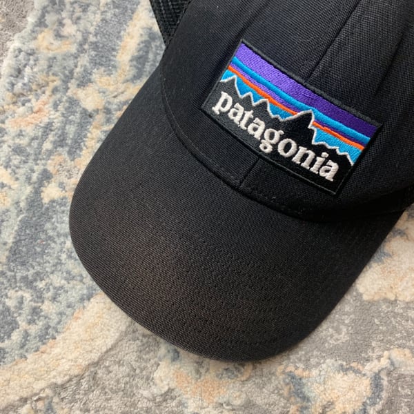 Patagonia P-6 Logo LoPro Trucker Hat Snapback Black Mesh Cap