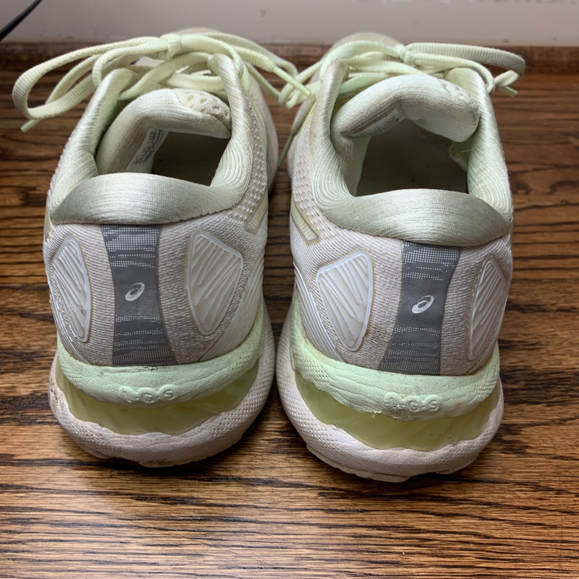 ASICS Women's Gel-Nimbus 23 - Mint Tint / White 6