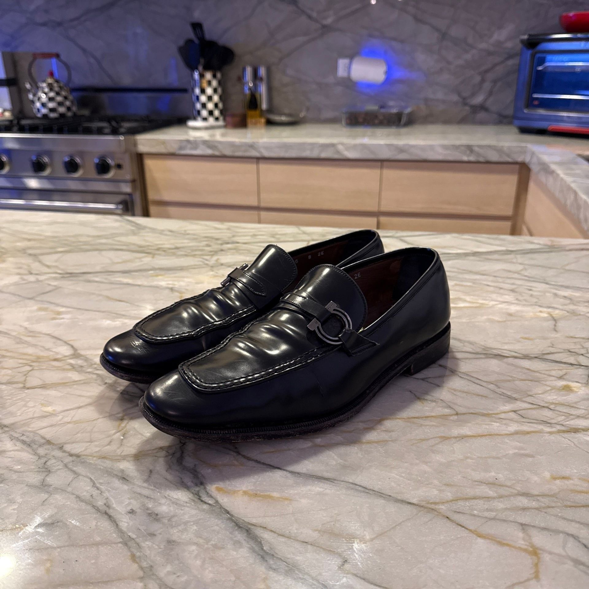 Salvatore Ferragamo Black Leather Rolly loafers size 8 EE 2