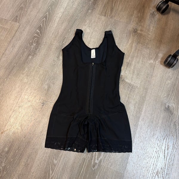 124 Post-Surgical Mid-Thigh Compression Girdle