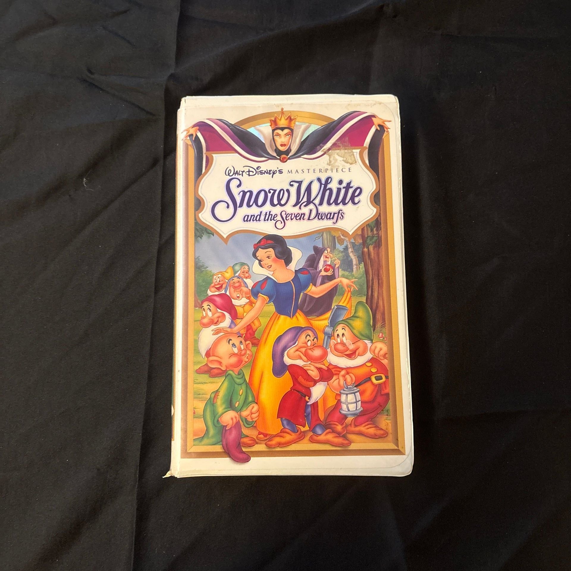 Walt Disney's Masterpiece Snow White and the Seven Dwarfs VHS (1994) 2