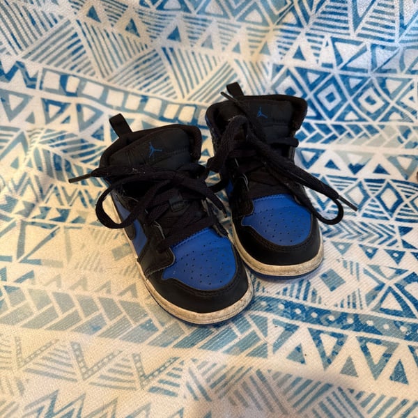Air Jordan 1 Mid TD Hyper Royal Blue Black Sneakers 640735-077