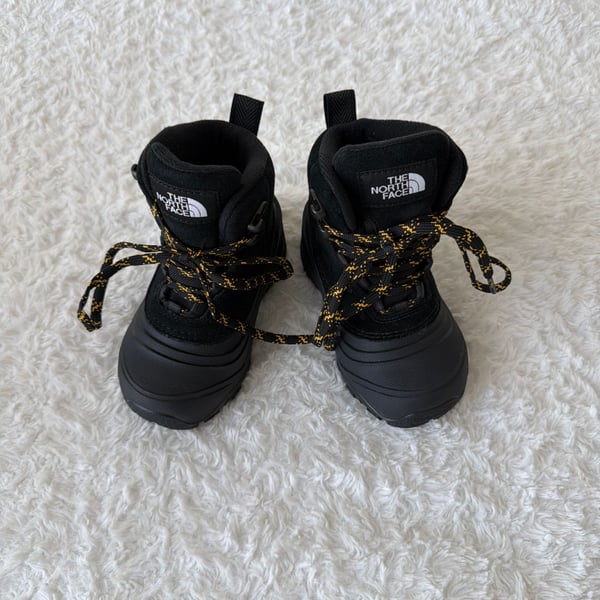 The North Face Youth Chilkat V Lace Waterproof Winter Boots Black