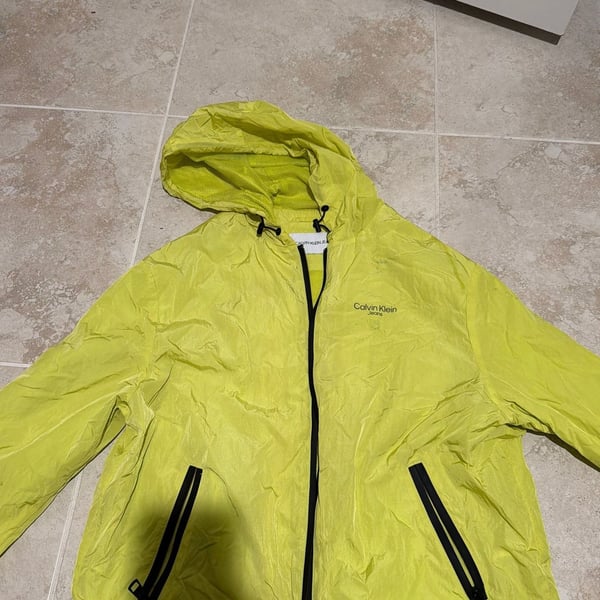 Calvin Klein Windbreaker jacket neon Outfit 2 Piece Set(New)(2XL)Top, (XL)Shorts