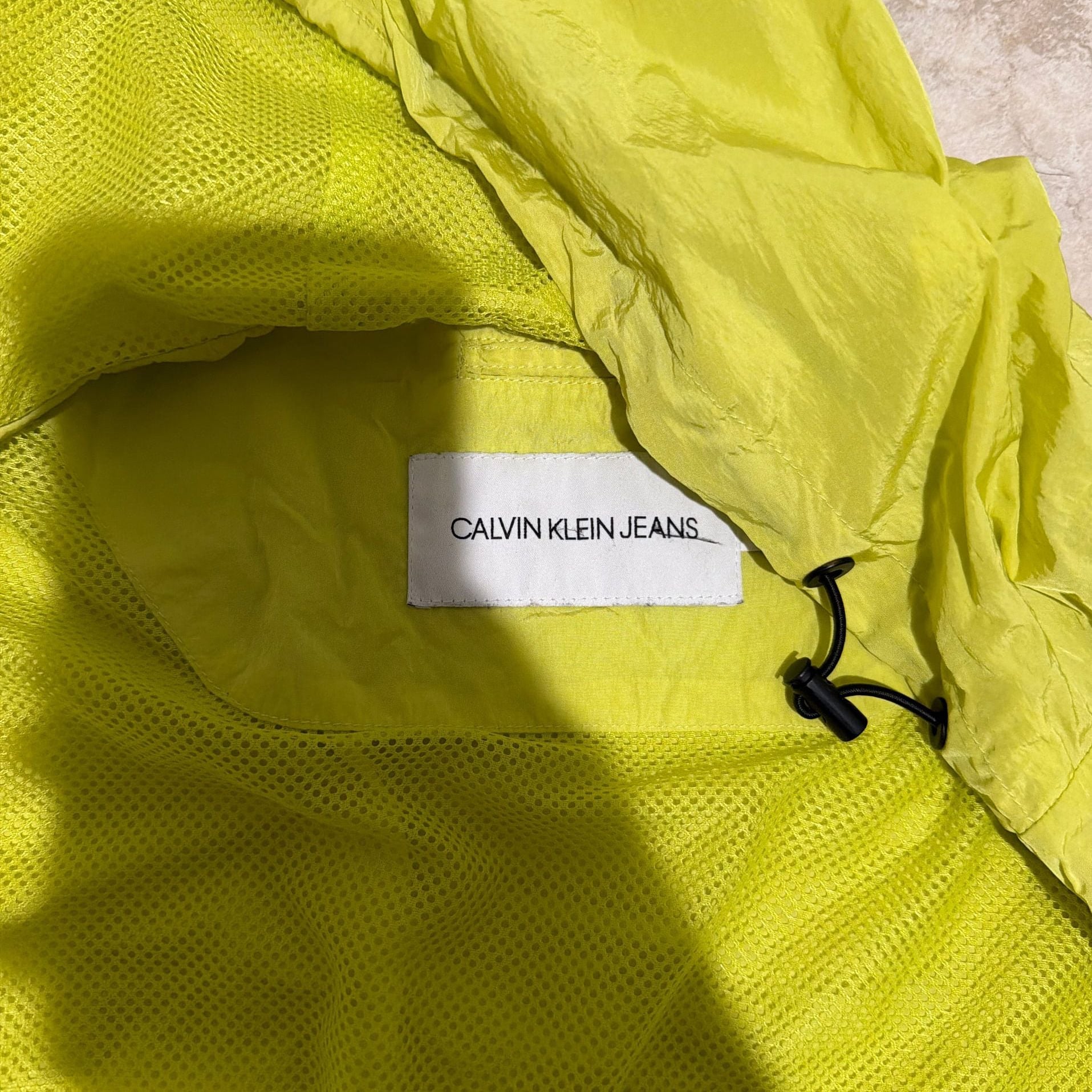 Calvin Klein Windbreaker jacket neon Outfit 2 Piece Set(New)(2XL)Top, (XL)Shorts 2