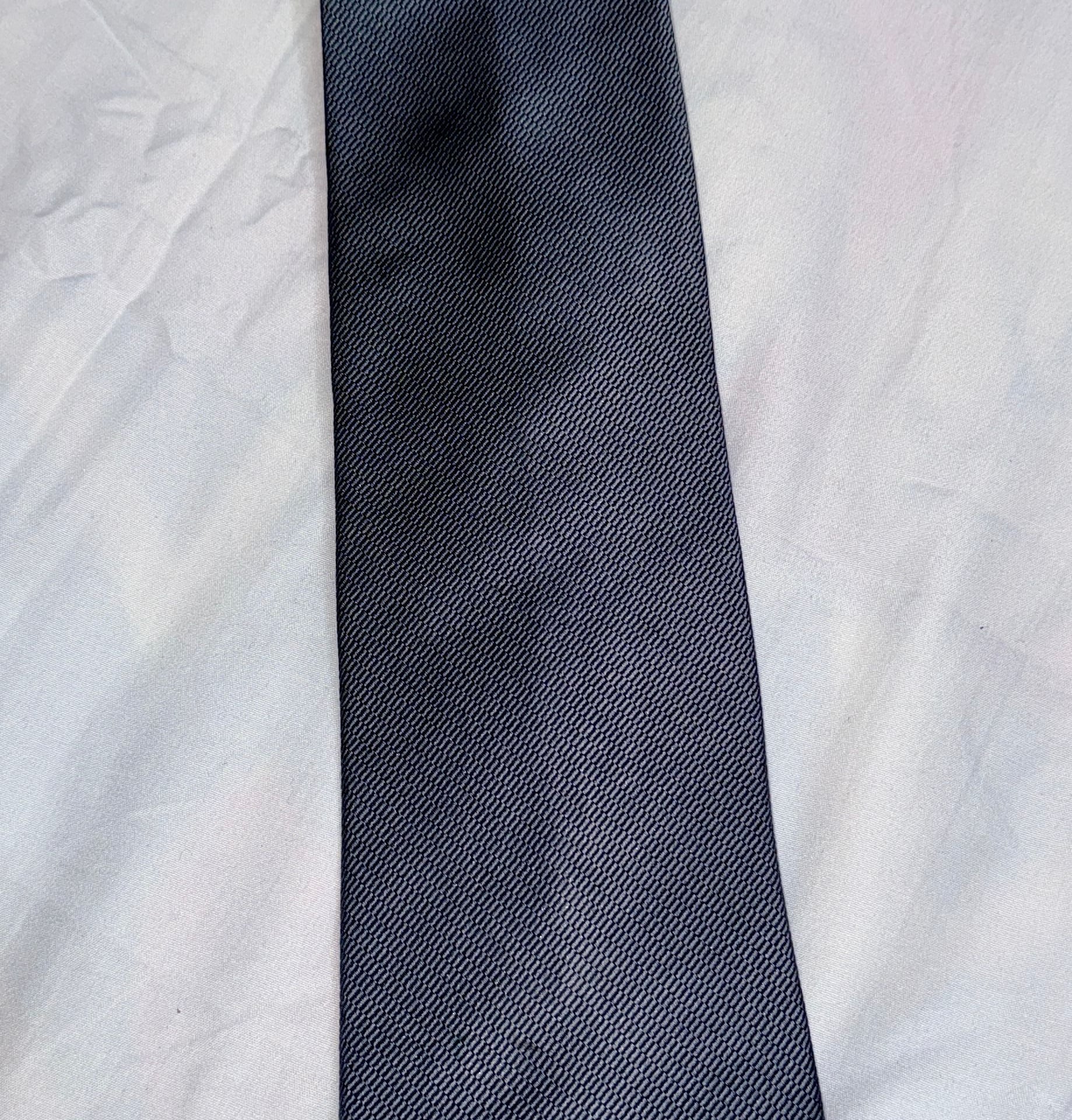 Tommy Hilfiger 100% Silk Tie .. Made in USA 1