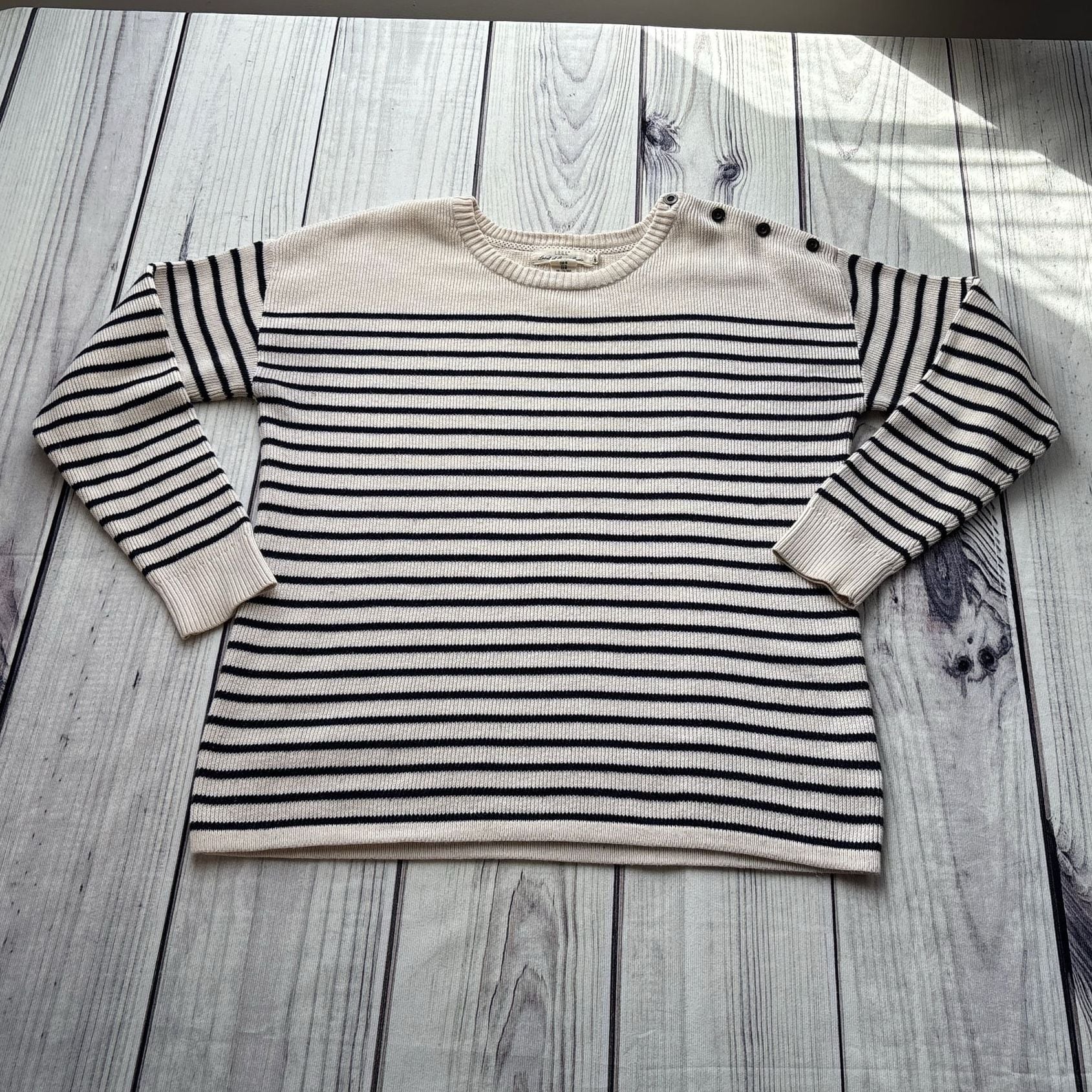 Cream & Navy Striped Sweater Size M Preppy Button Detail H&M 100% Cotton 1