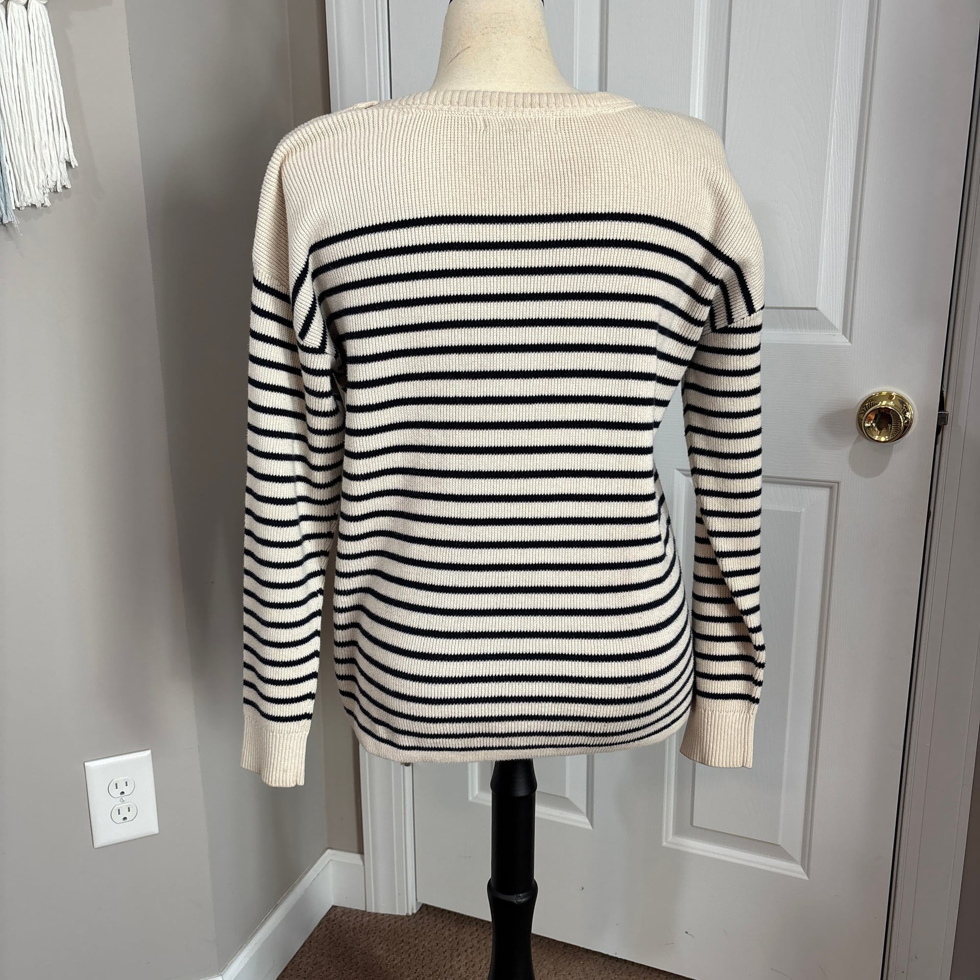 Cream & Navy Striped Sweater Size M Preppy Button Detail H&M 100% Cotton 7