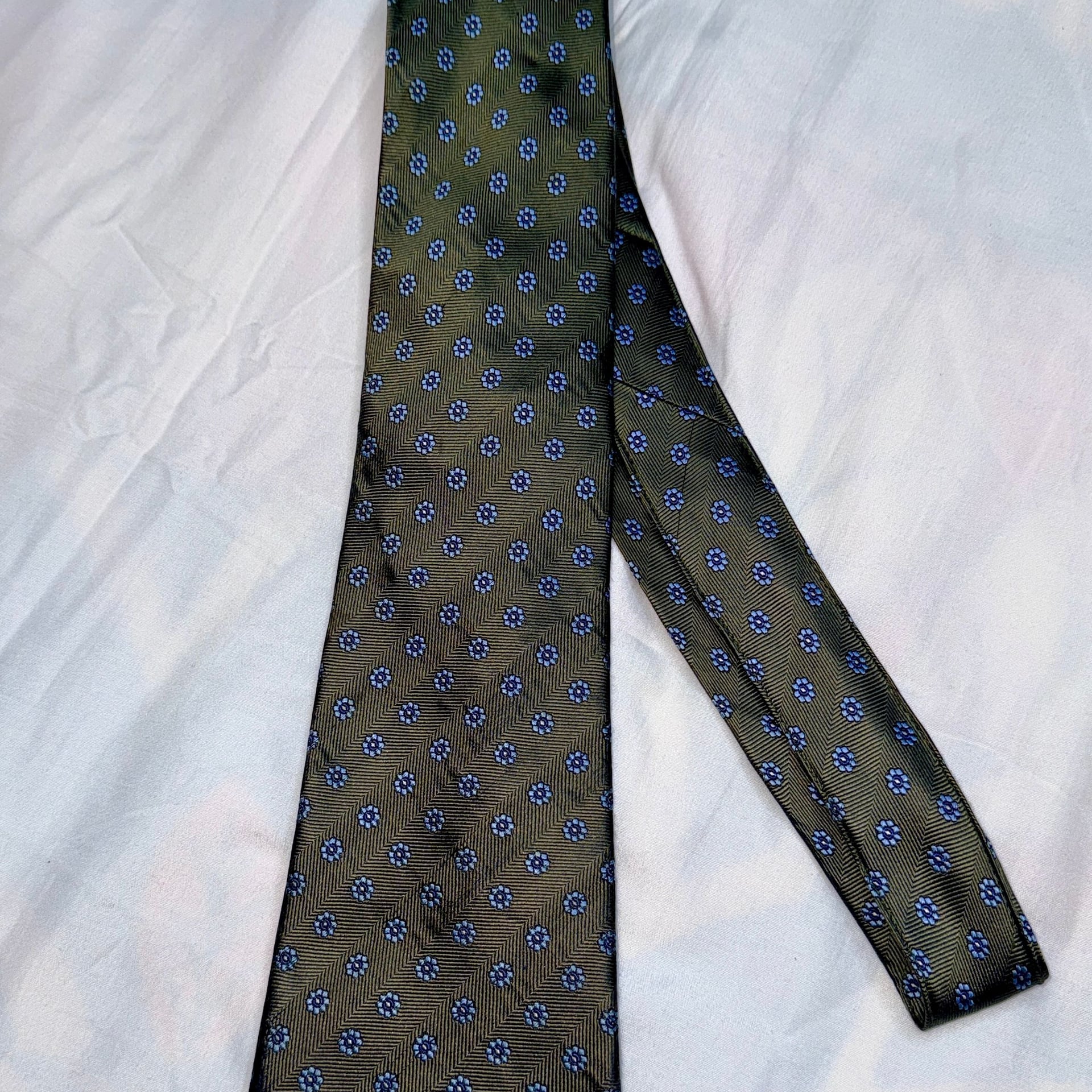 Eagle Navy Blue and Gold Geometric Silk Tie 2