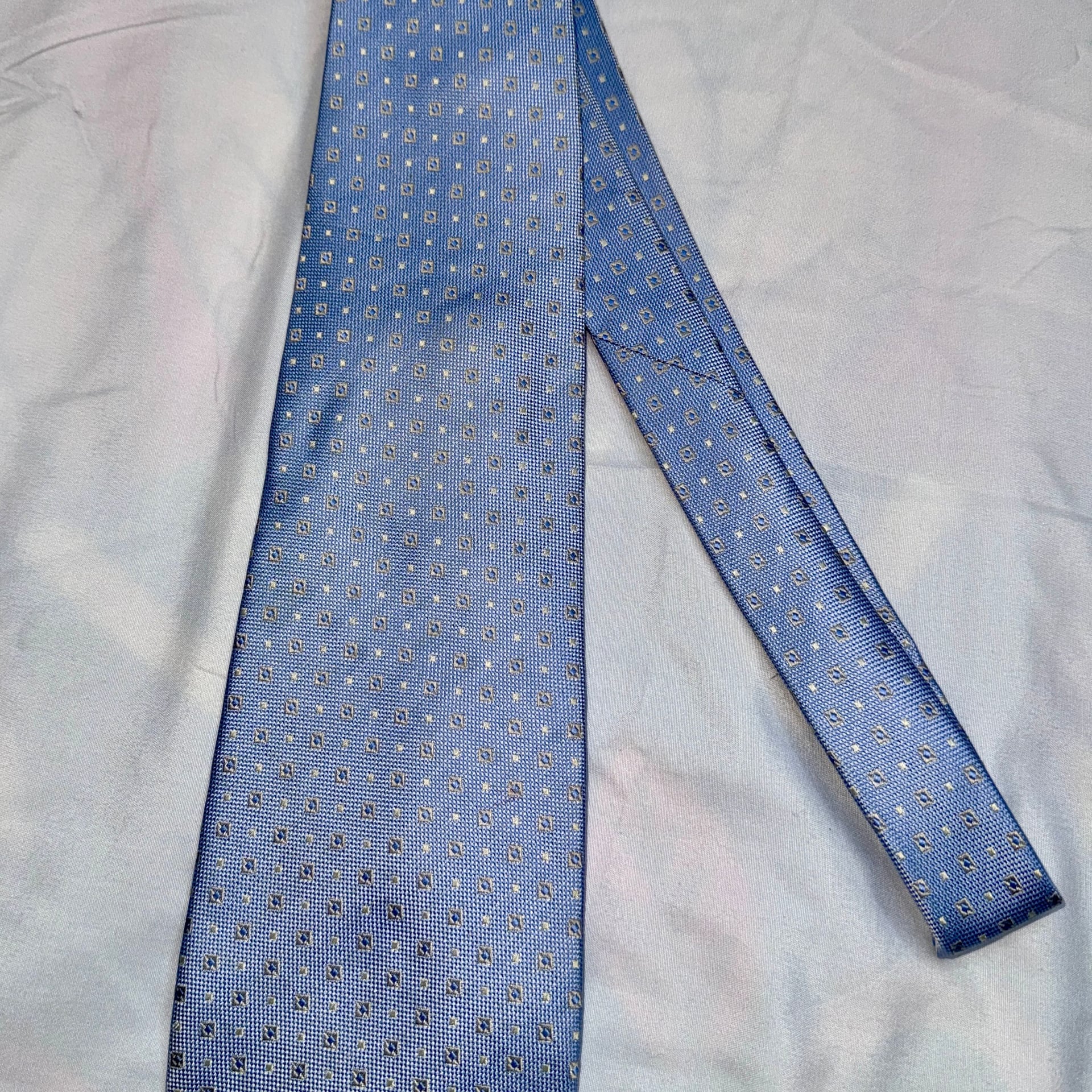 Pierre Cardin necktie 100% silk light blue handmade little circles 2