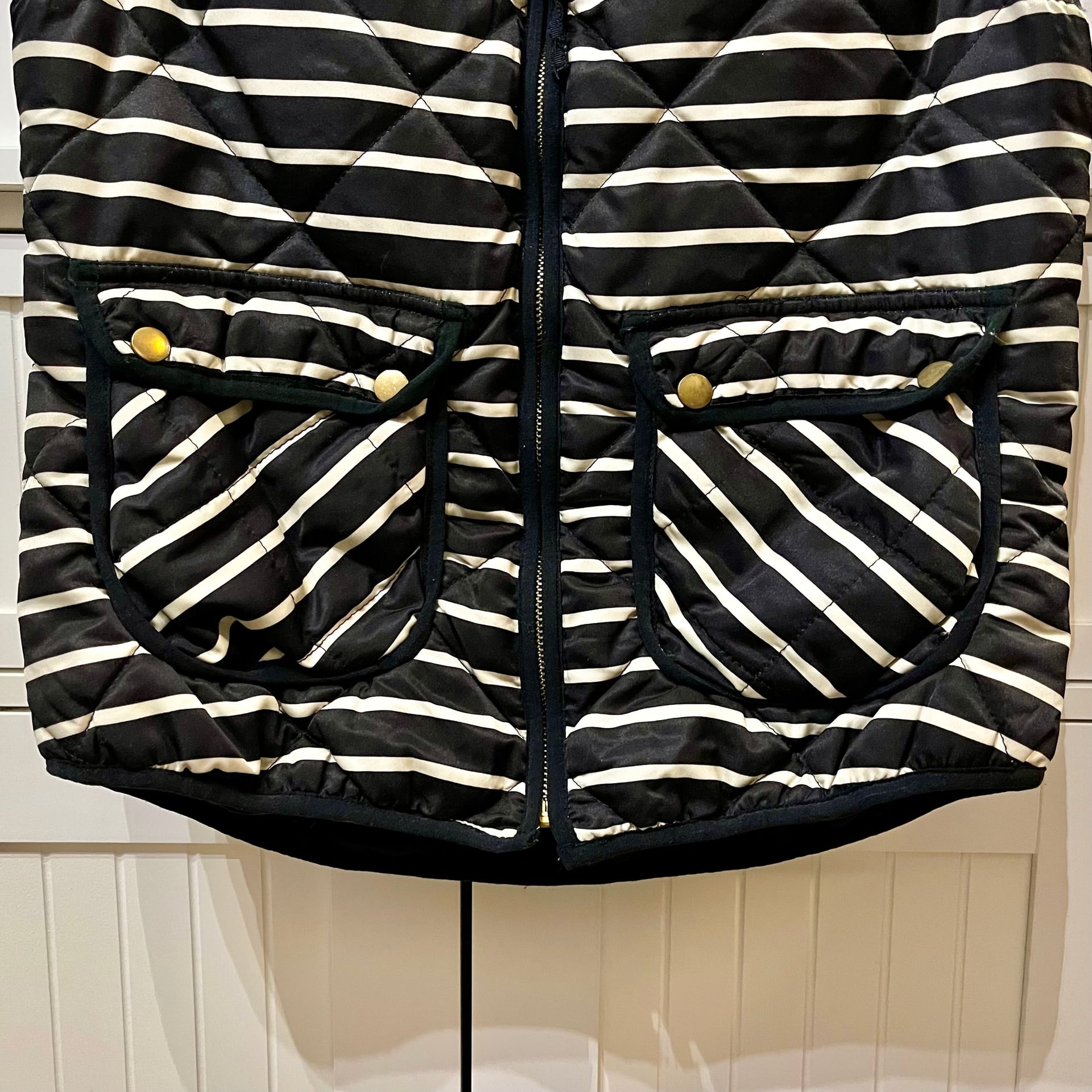 Dee Elle Black and Ivory Striped Puffer Vest 4