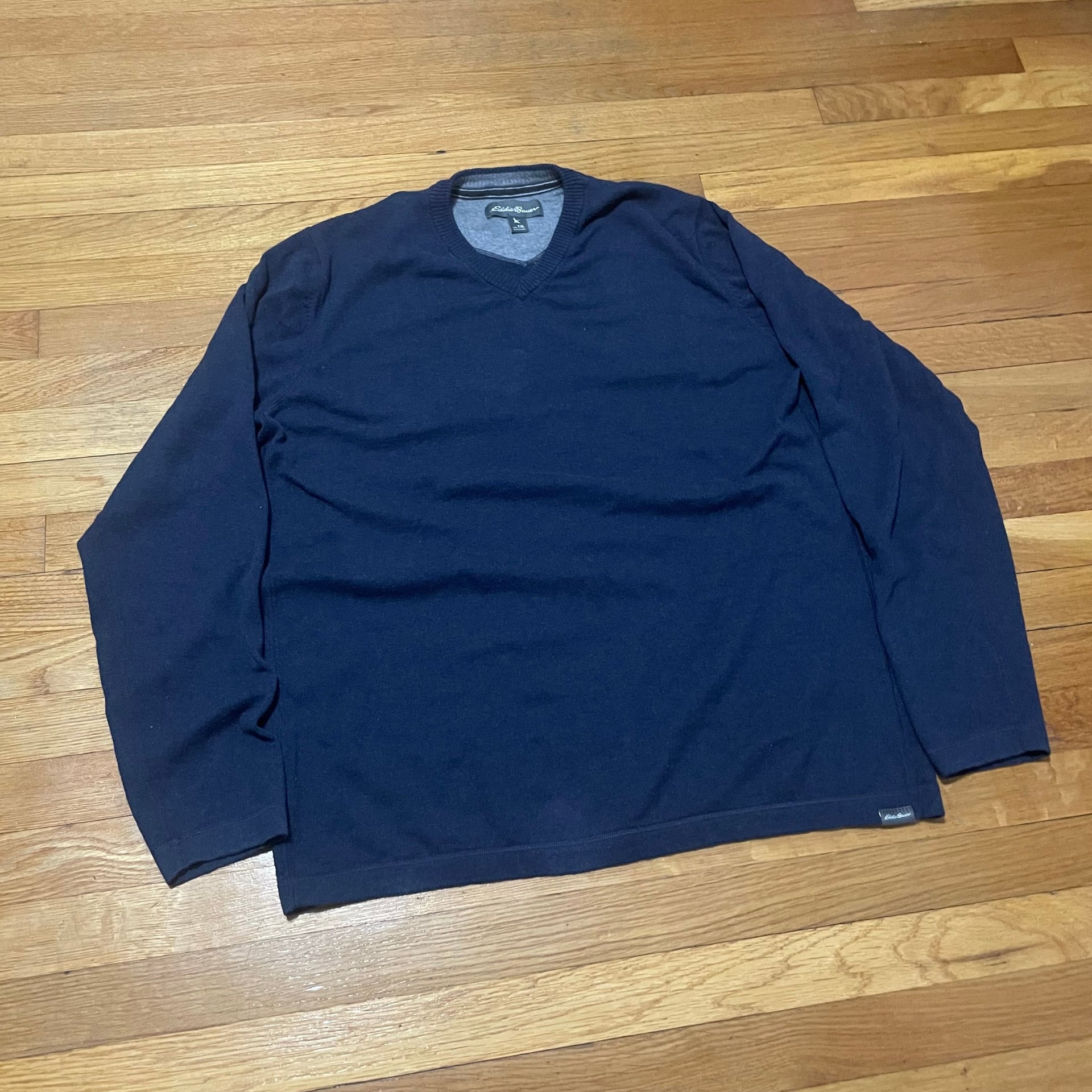 Eddie Bauer Men's Navy Blue V-Neck Sweater 2