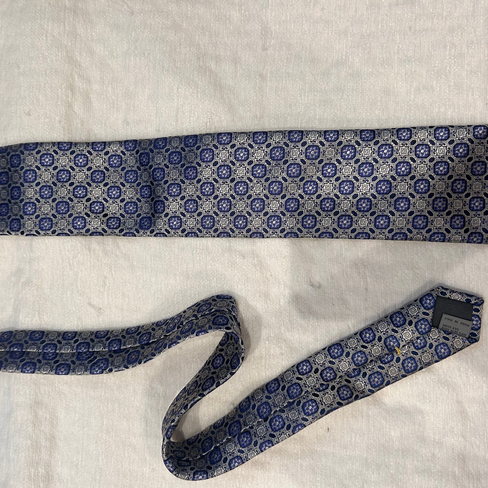 Luxury Canali 100% Silk Men's Navy Blue & Silver Geometric Square Medallion Tie 1