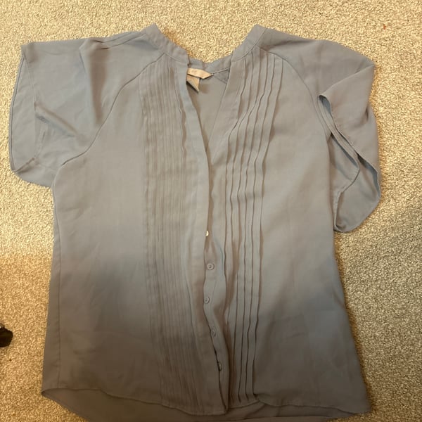 H&M Women's Light Blue Grey Pleated Front Cap Sleeve Chiffon Blouse