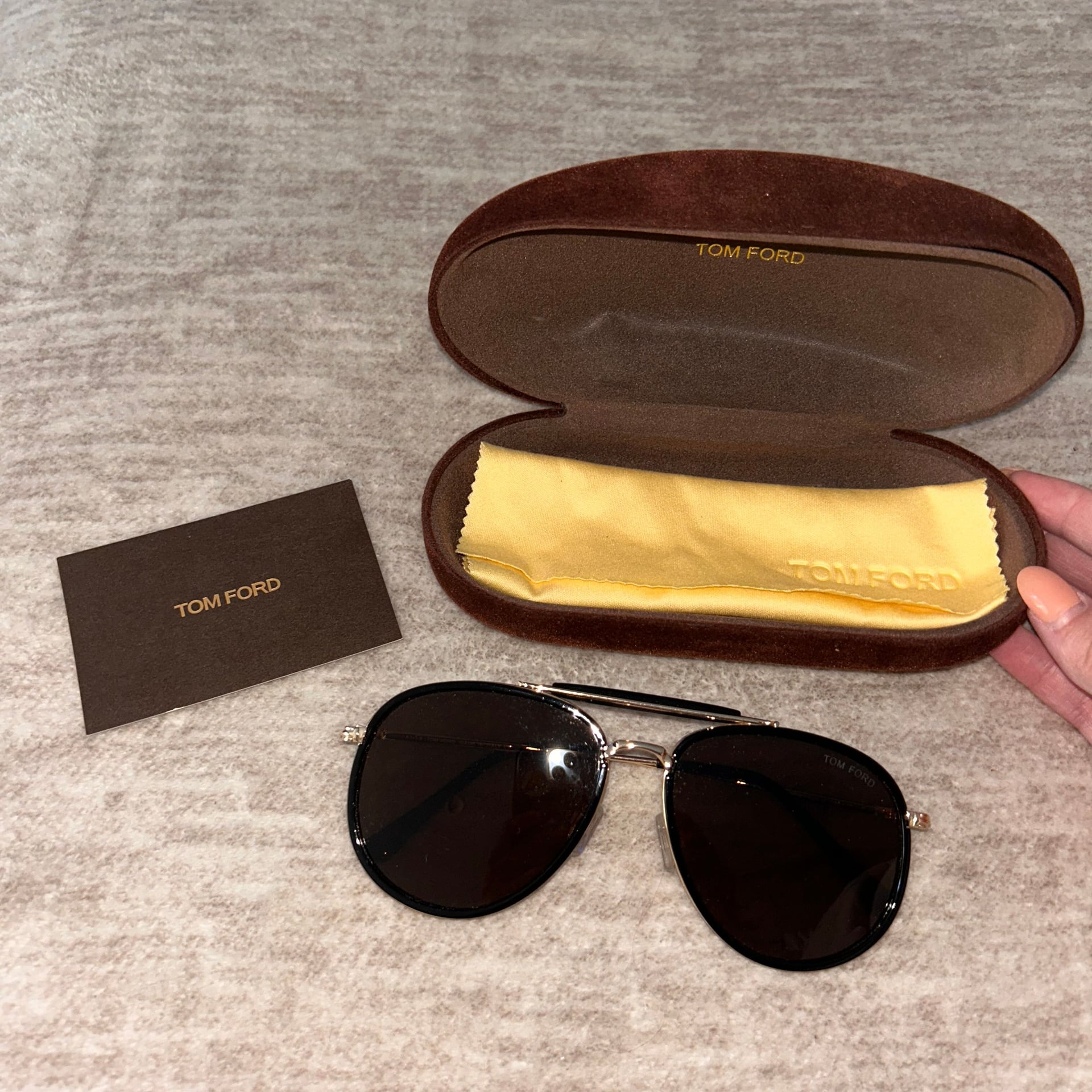 Luxury Tom Ford Tripp TF666 Aviator Sunglasses Black and Gold with Case 2