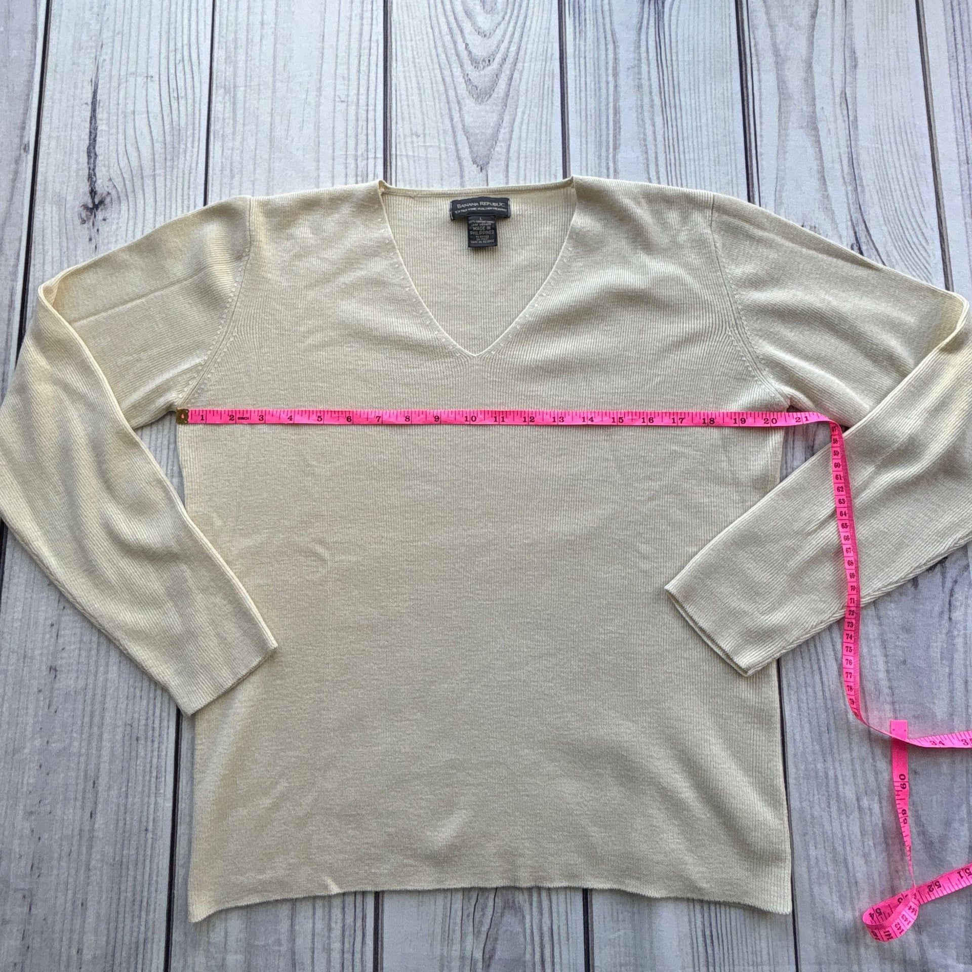 Banana Republic Extra Fine Italian Merino Wool V-Neck Sweater Size L Women's 4