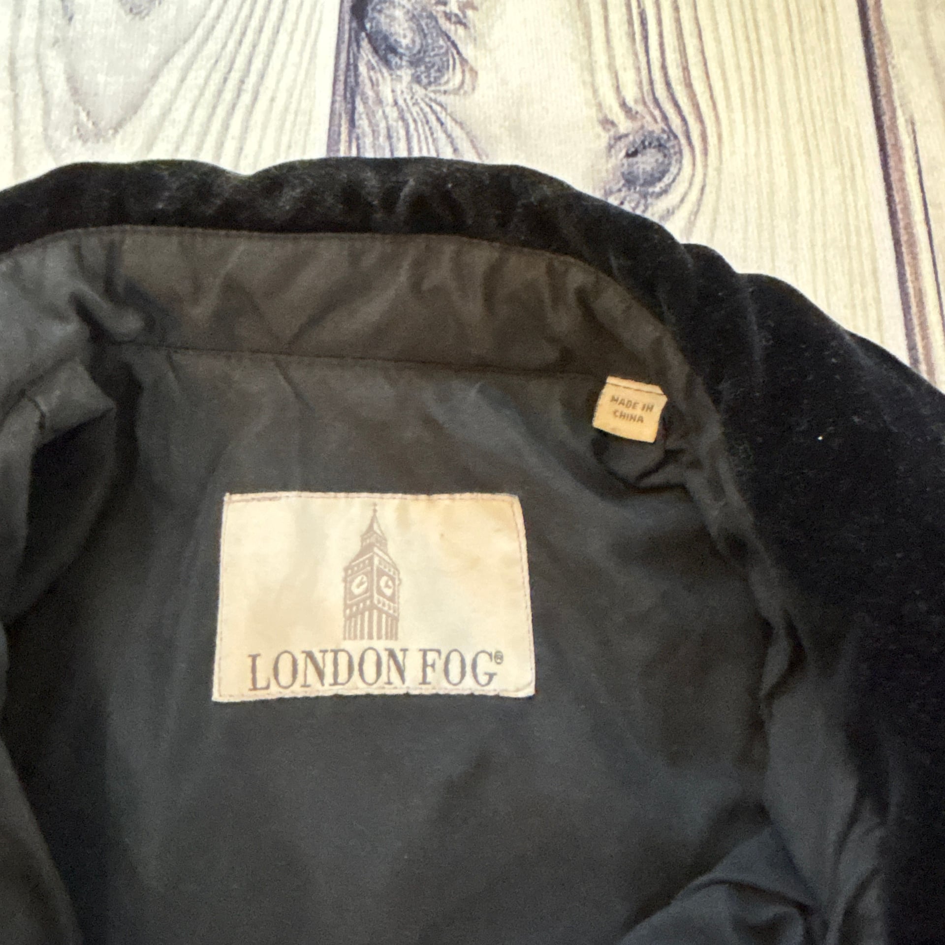 VTG London Fog Women's Black Quilted Barn Jacket Velvet Collar SZ 1X Vintage 4